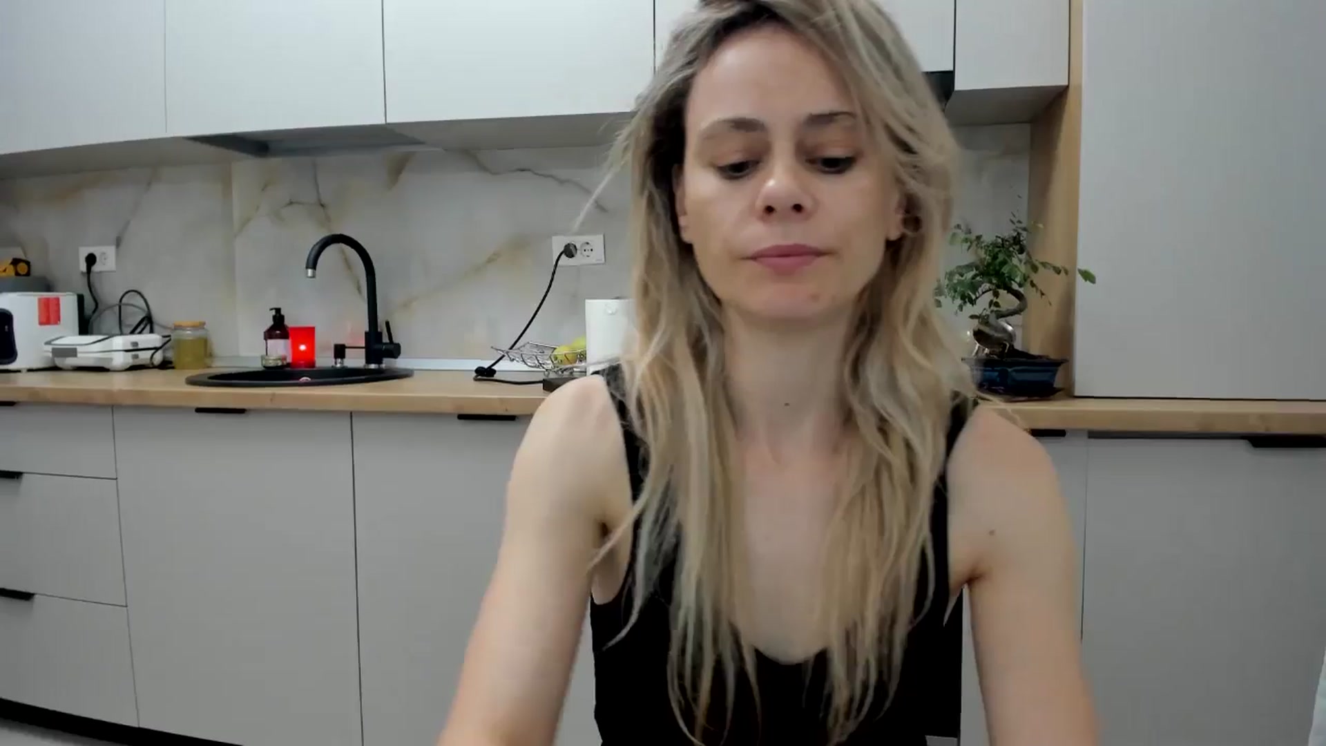Gallery image thumbnail from DebbyPaige's myfreecams stream on, 06/24/2024, 19:52 image 19 of 20