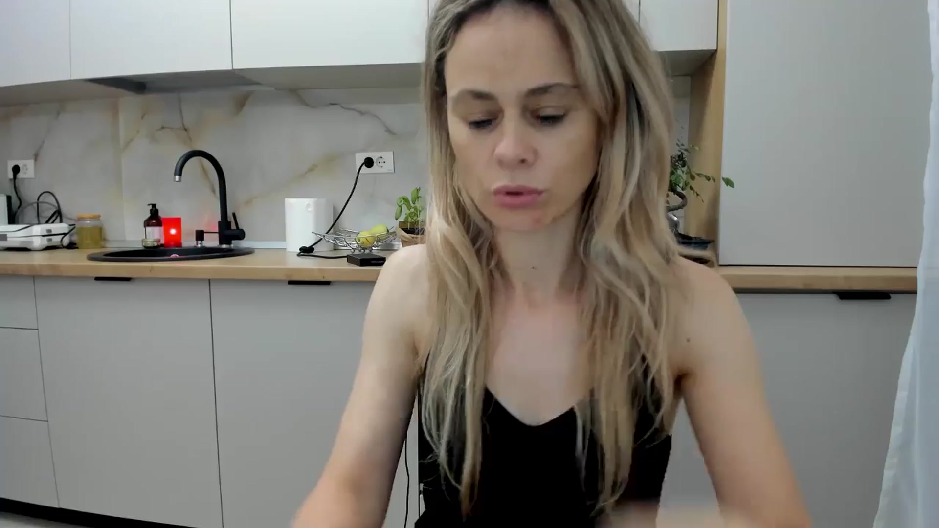 Gallery image thumbnail from DebbyPaige's myfreecams stream on, 06/24/2024, 19:52 image 5 of 20