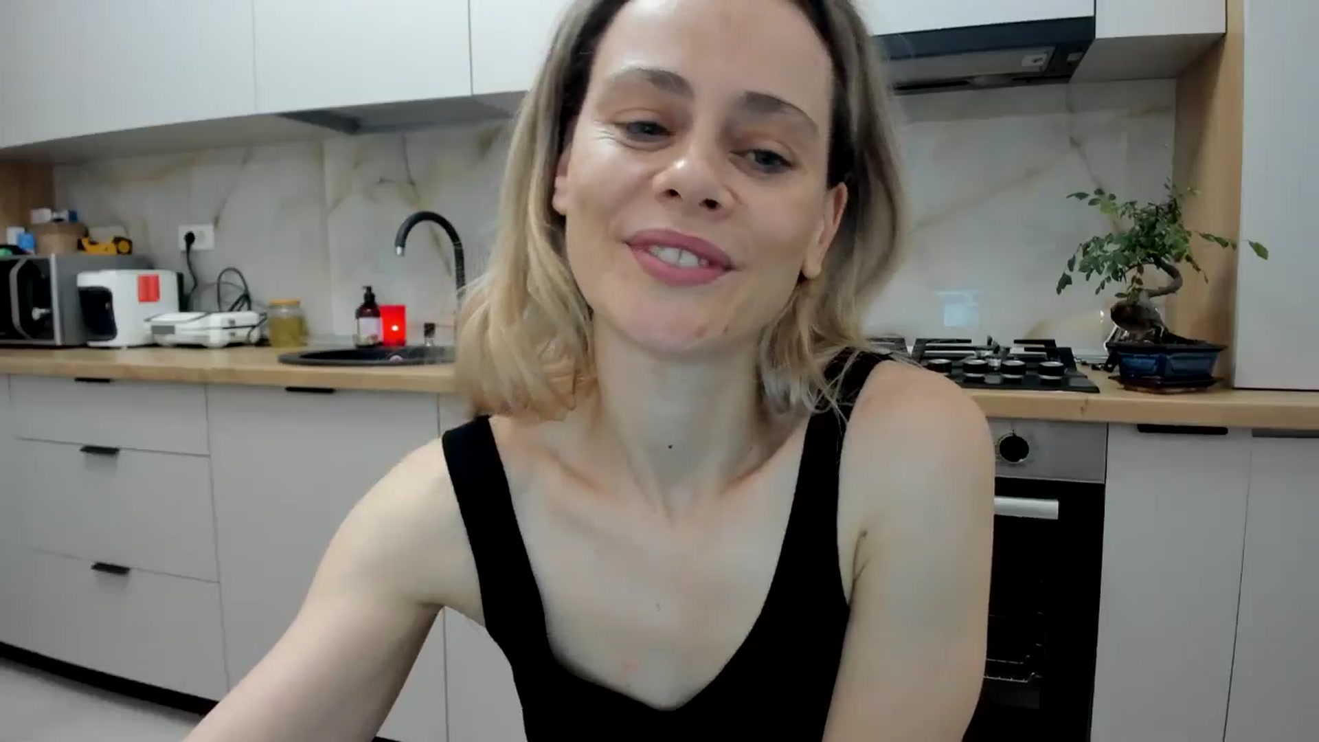 Gallery image thumbnail from DebbyPaige's myfreecams stream on, 06/24/2024, 21:57 image 19 of 20