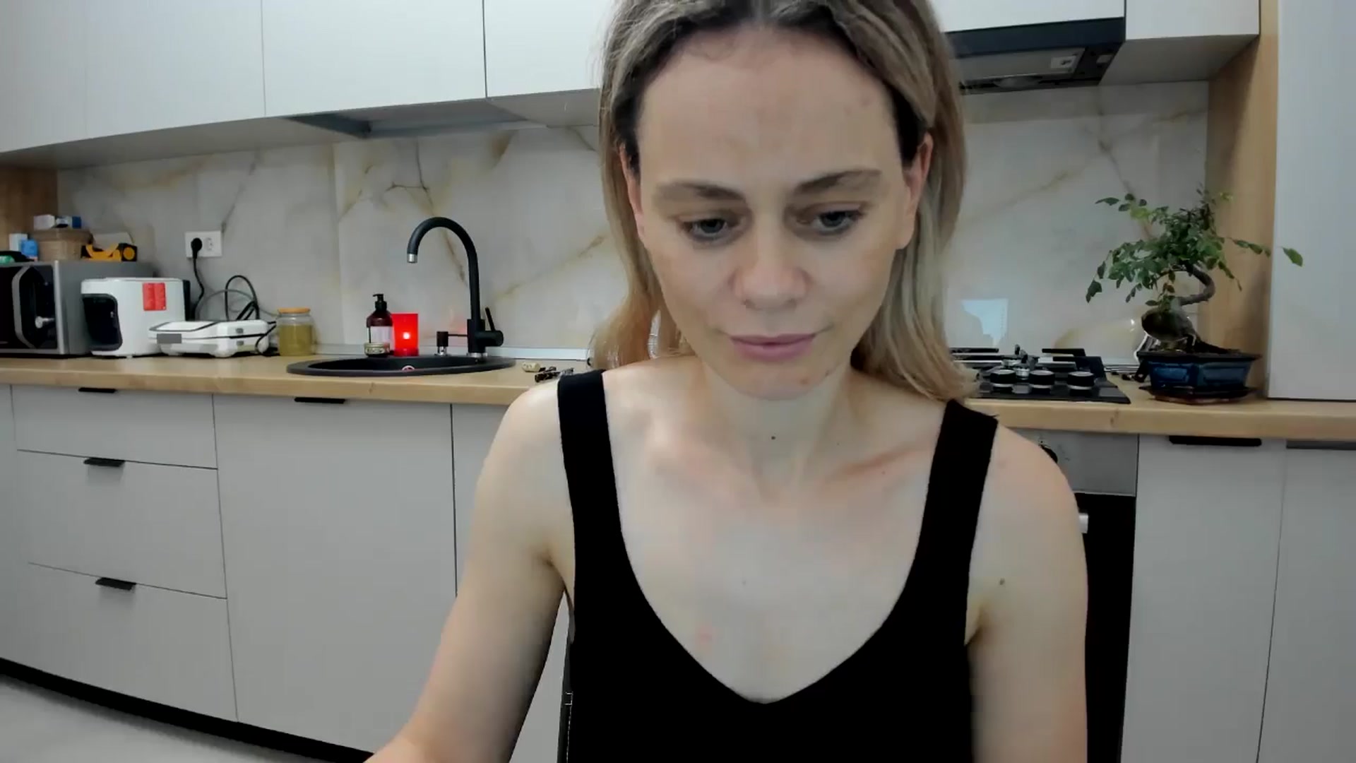 Gallery image thumbnail from DebbyPaige's myfreecams stream on, 06/24/2024, 21:57 image 18 of 20
