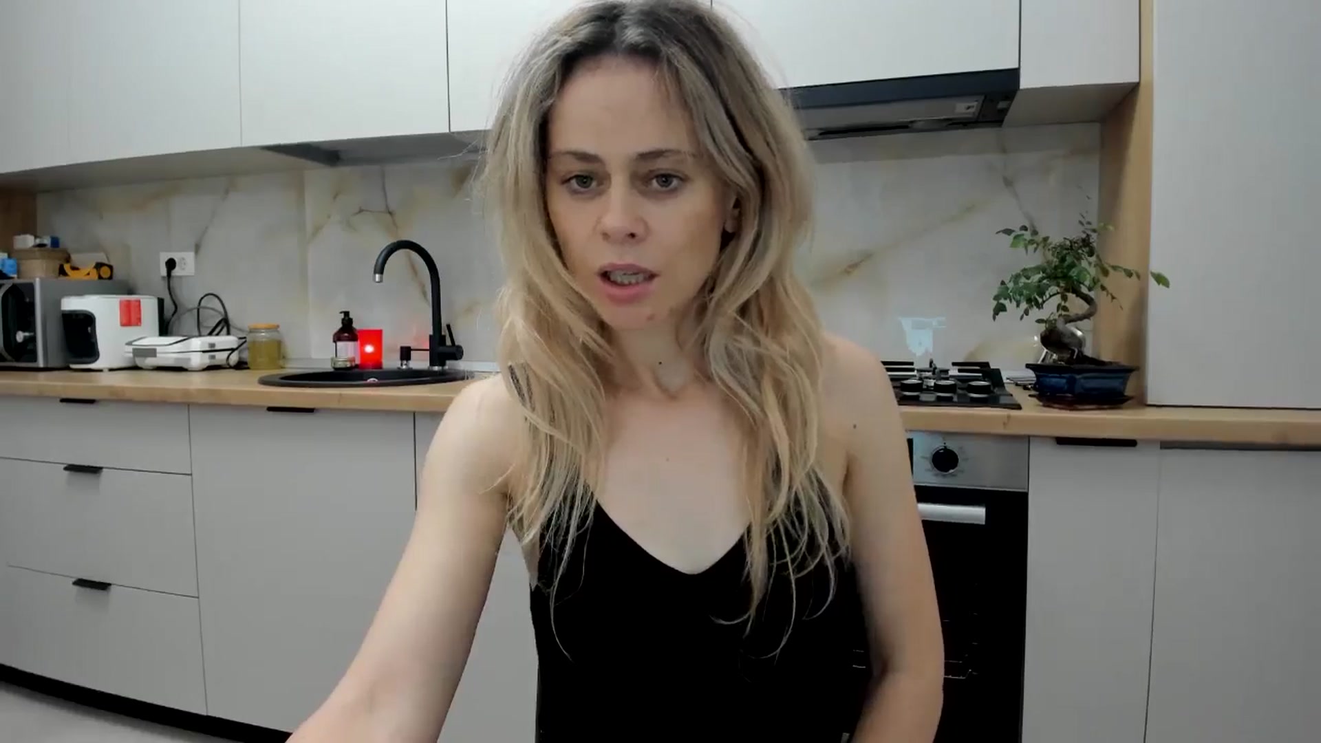Gallery image thumbnail from DebbyPaige's myfreecams stream on, 06/24/2024, 21:57 image 4 of 20