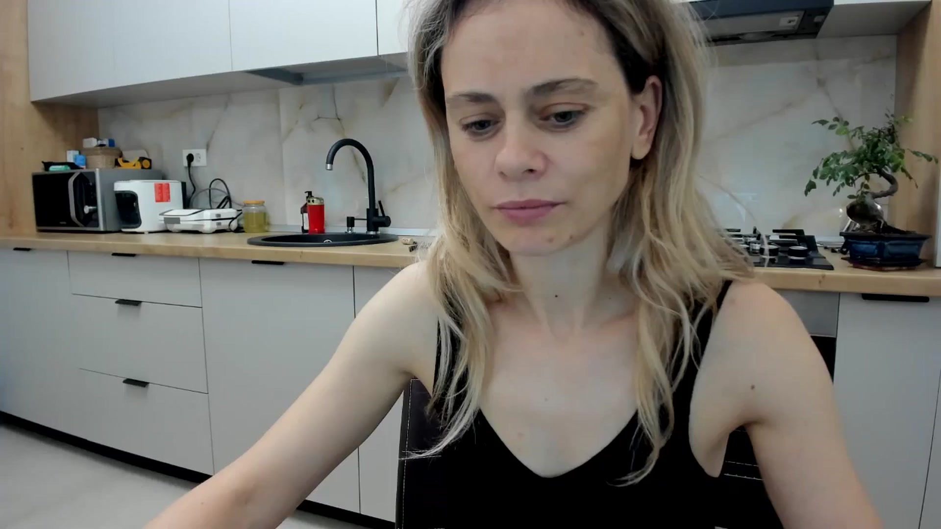 Gallery image thumbnail from DebbyPaige's myfreecams stream on, 06/24/2024, 22:42 image 19 of 20
