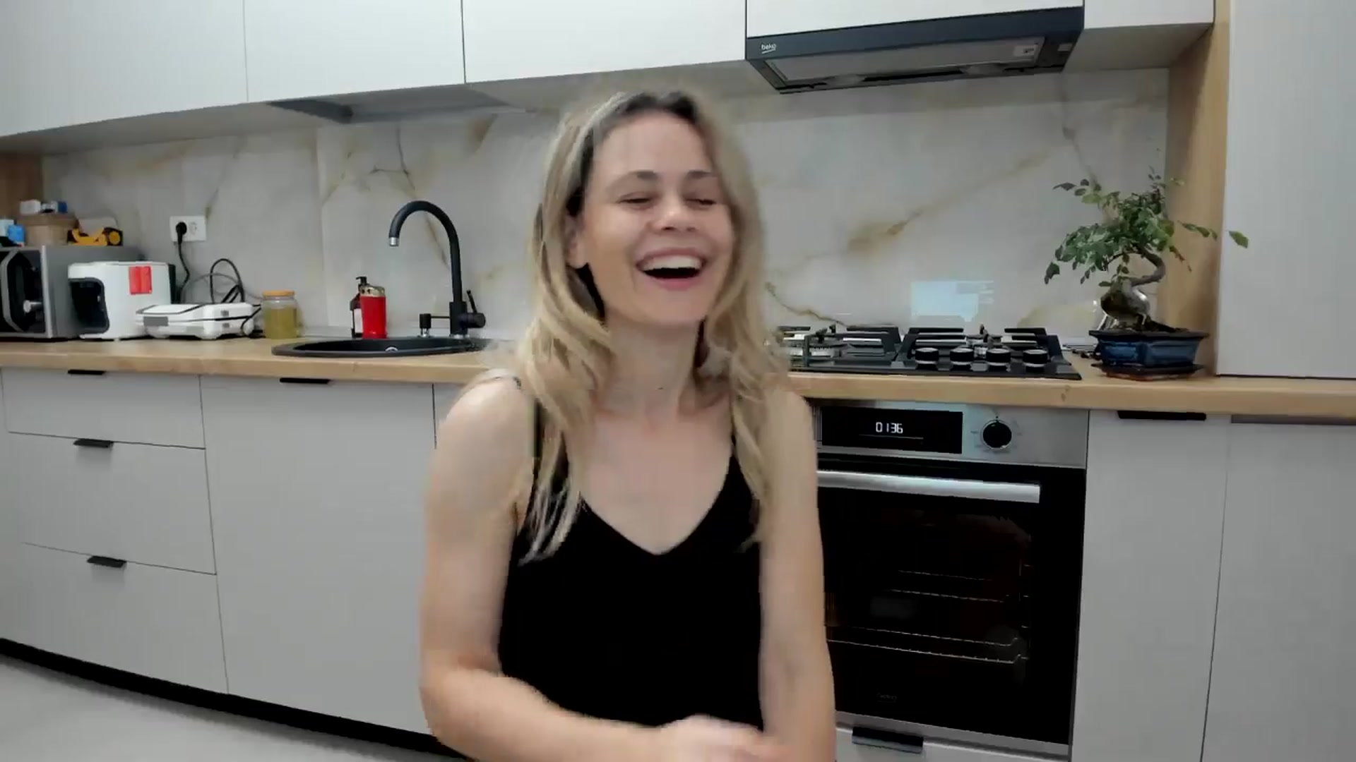 Gallery image thumbnail from DebbyPaige's myfreecams stream on, 06/24/2024, 22:42 image 17 of 20