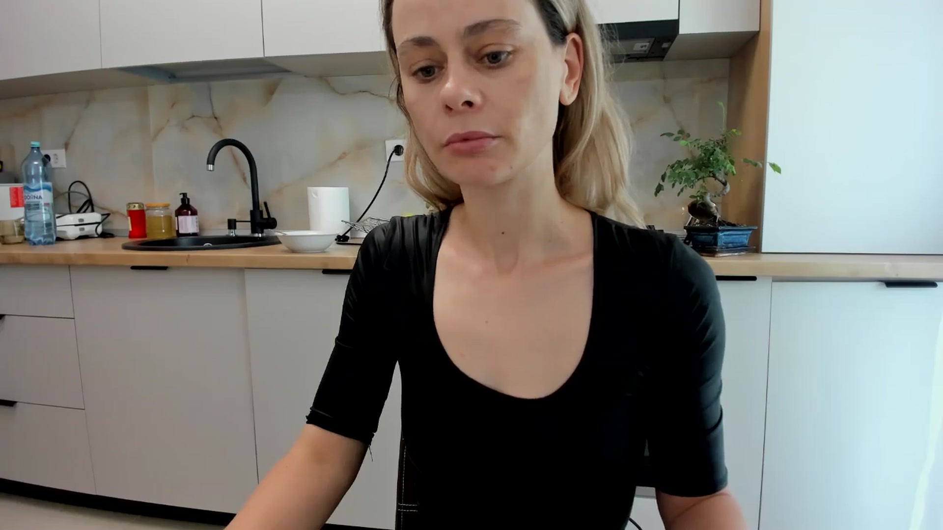 Gallery image thumbnail from DebbyPaige's myfreecams stream on, 06/25/2024, 14:28 image 3 of 20