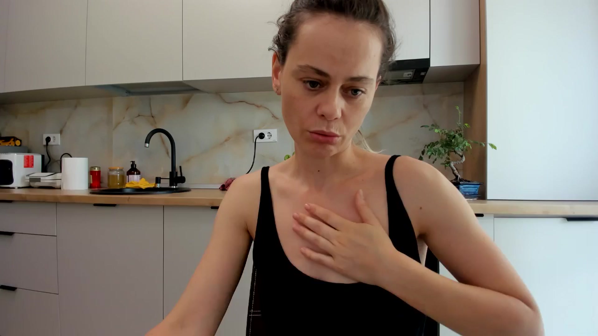 Gallery image thumbnail from DebbyPaige's myfreecams stream on, 06/26/2024, 12:05 image 19 of 20