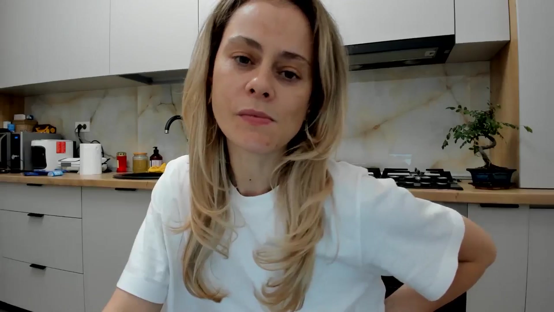 Gallery image thumbnail from DebbyPaige's myfreecams stream on, 06/26/2024, 18:53 image 15 of 20