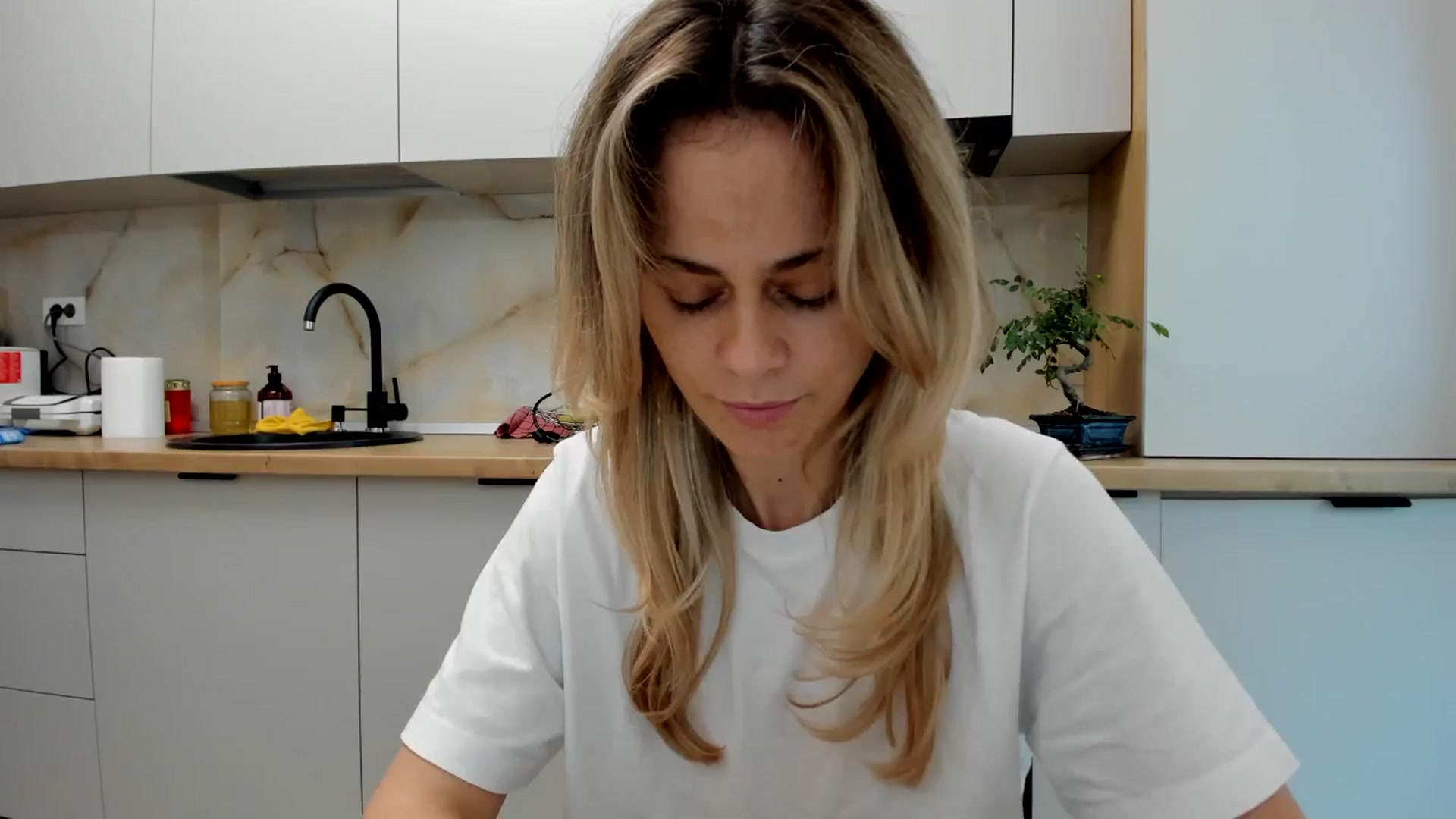 Gallery image thumbnail from DebbyPaige's myfreecams stream on, 06/26/2024, 18:53 image 3 of 20