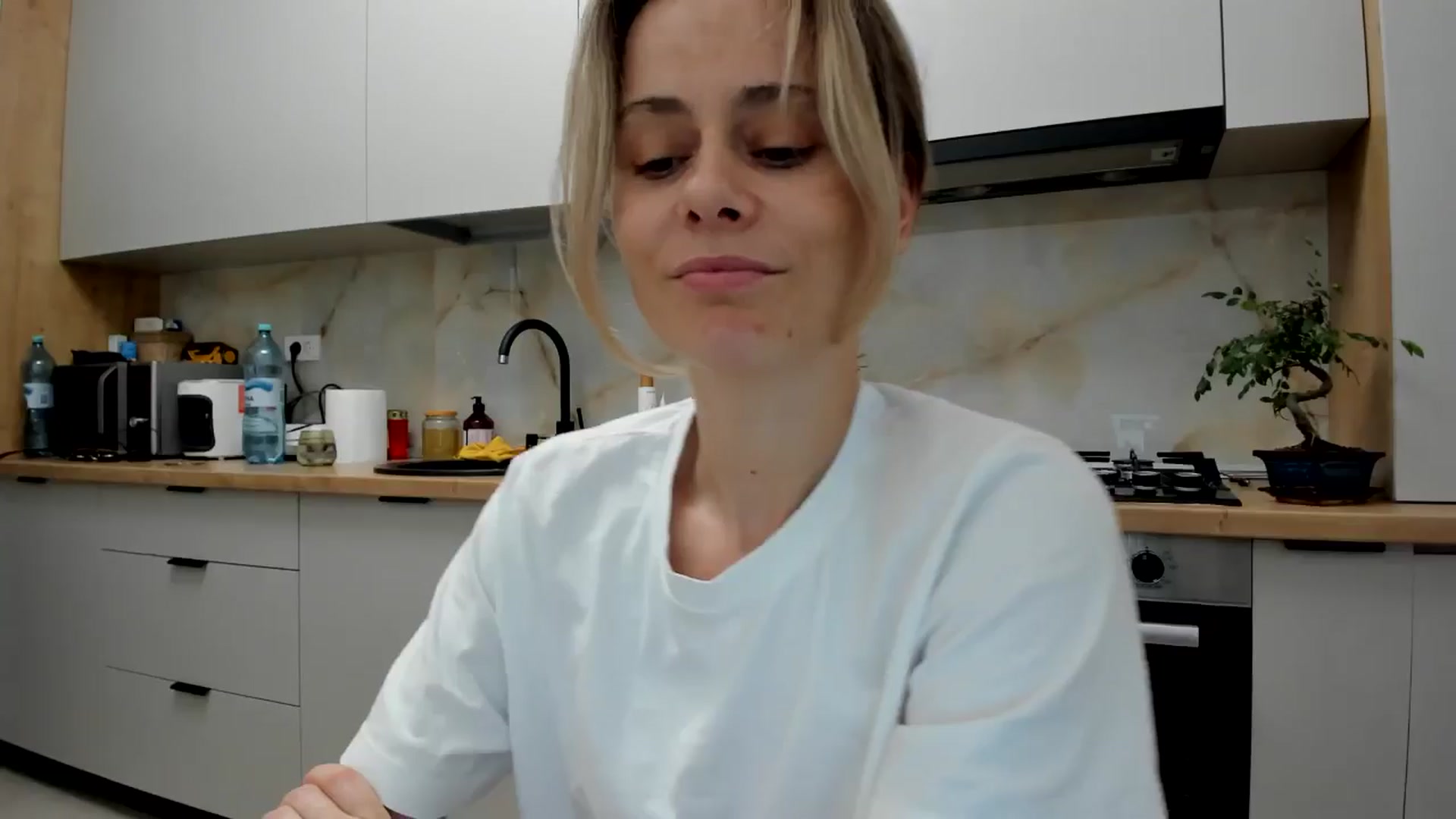 Gallery image thumbnail from DebbyPaige's myfreecams stream on, 06/26/2024, 19:53 image 9 of 20