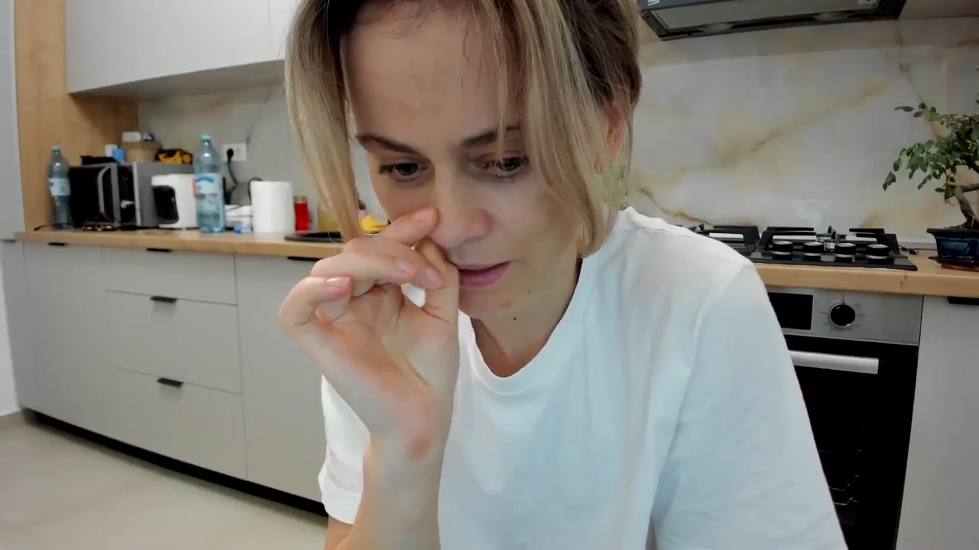 Gallery image thumbnail from DebbyPaige's myfreecams stream on, 06/26/2024, 19:53 image 16 of 20