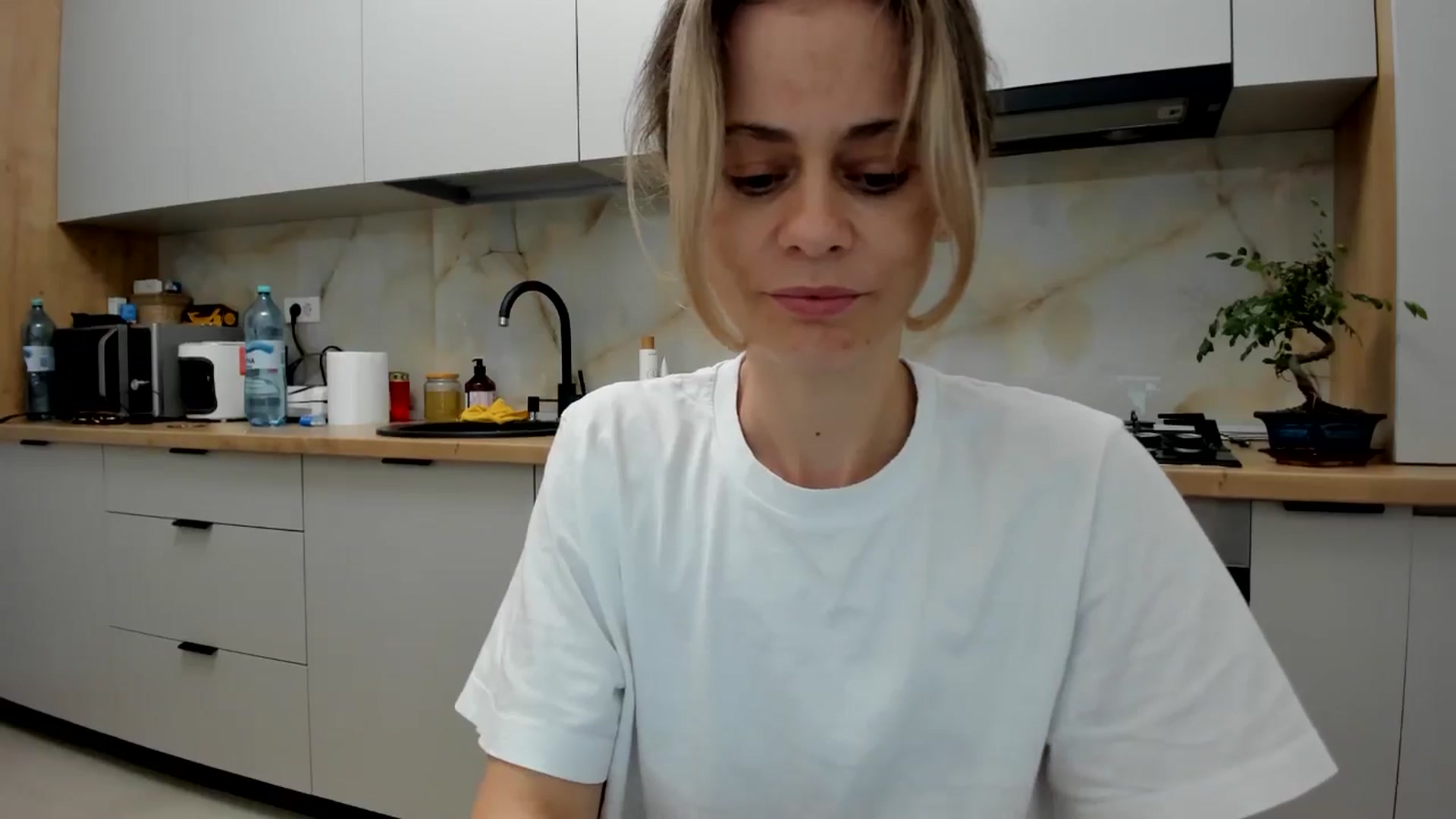 Gallery image thumbnail from DebbyPaige's myfreecams stream on, 06/26/2024, 19:53 image 13 of 20
