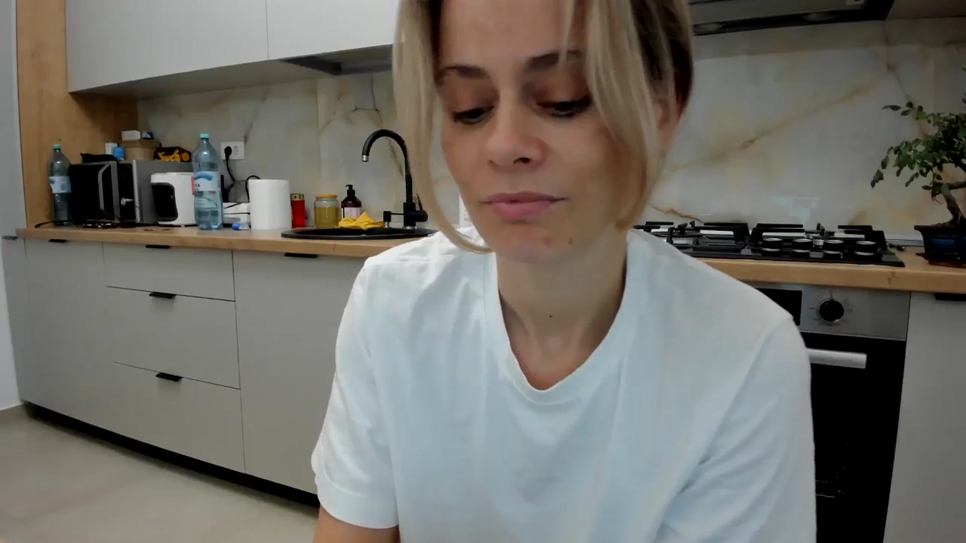 Gallery image thumbnail from DebbyPaige's myfreecams stream on, 06/26/2024, 19:53 image 18 of 20
