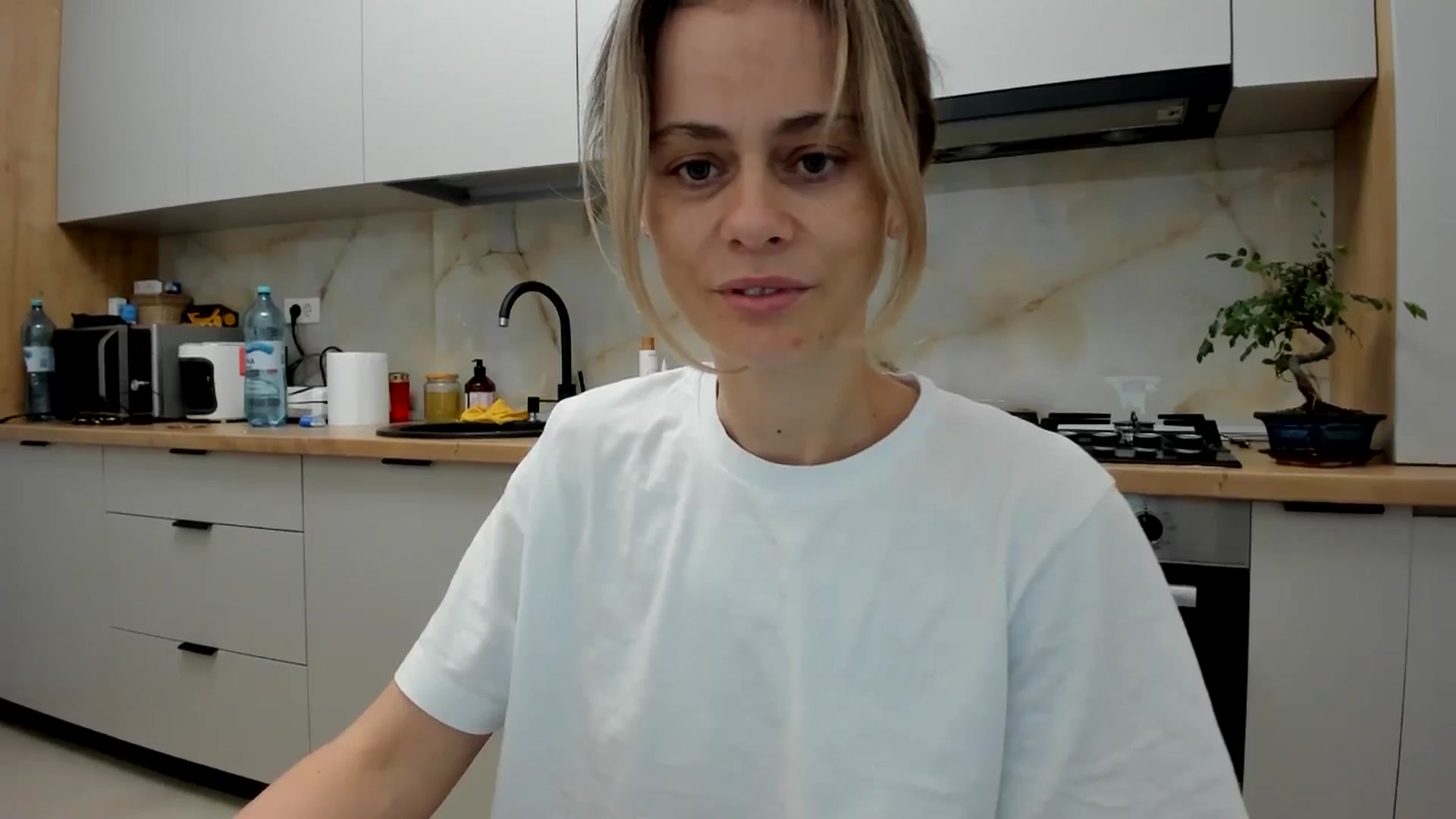 Gallery image thumbnail from DebbyPaige's myfreecams stream on, 06/26/2024, 19:53 image 12 of 20