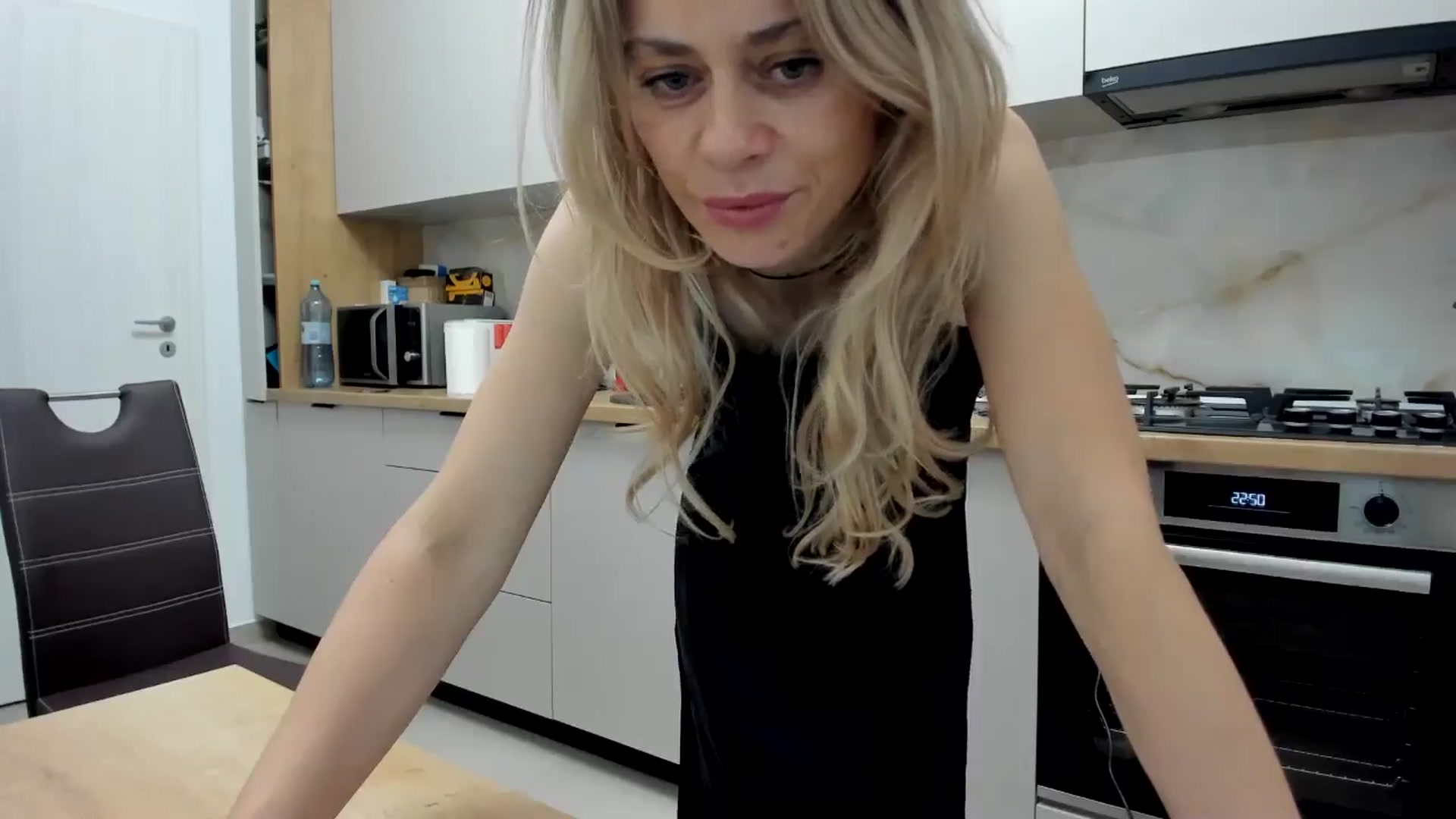 Gallery image thumbnail from DebbyPaige's myfreecams stream on, 06/27/2024, 20:03 image 19 of 20