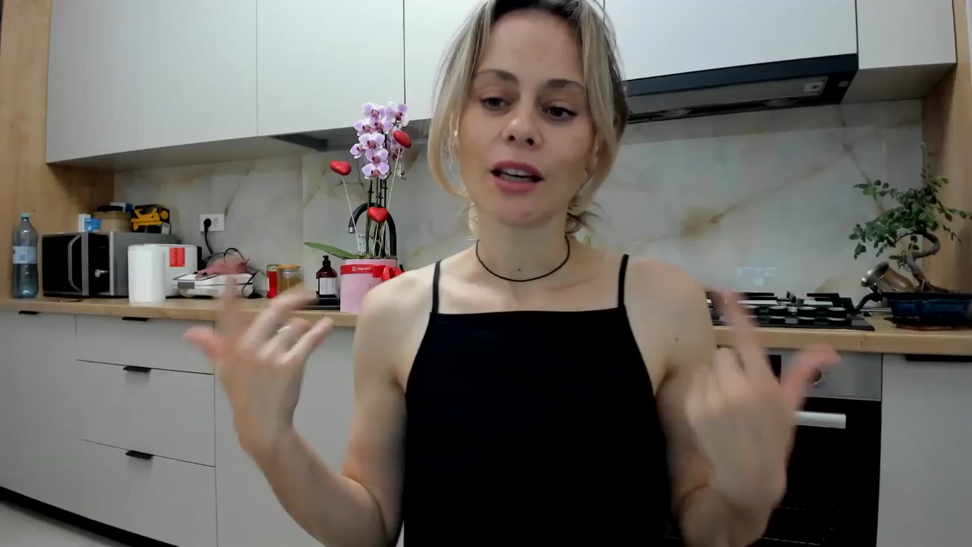 Gallery image thumbnail from DebbyPaige's myfreecams stream on, 06/27/2024, 20:03 image 16 of 20
