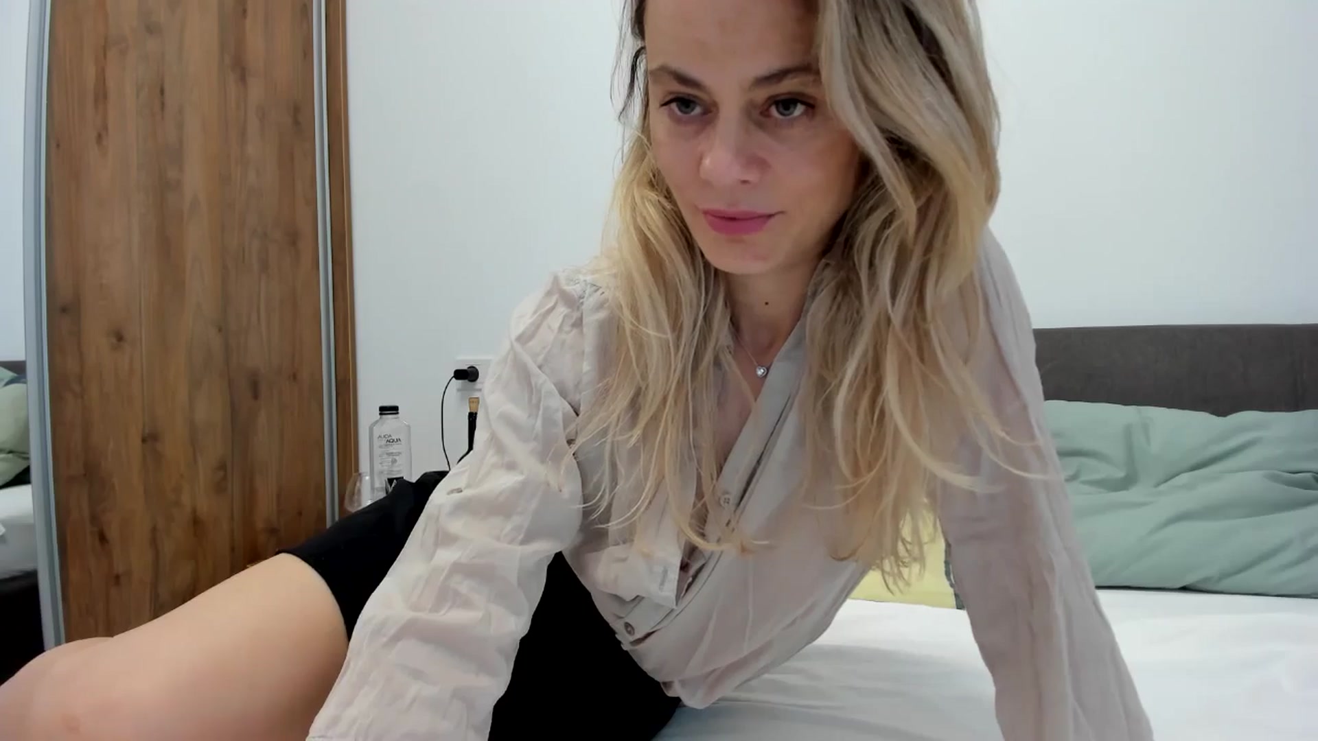 Gallery image thumbnail from DebbyPaige's myfreecams stream on, 06/30/2024, 16:19 image 2 of 20