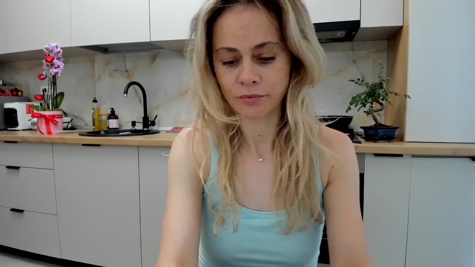 Gallery image thumbnail from DebbyPaige's myfreecams stream on, 06/30/2024, 18:22 image 4 of 20