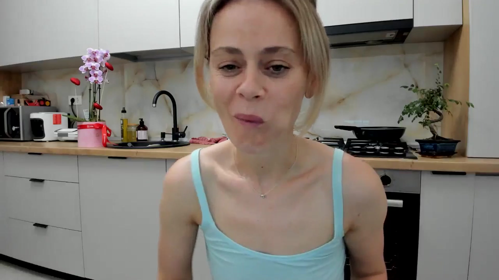Gallery image thumbnail from DebbyPaige's myfreecams stream on, 06/30/2024, 18:22 image 20 of 20