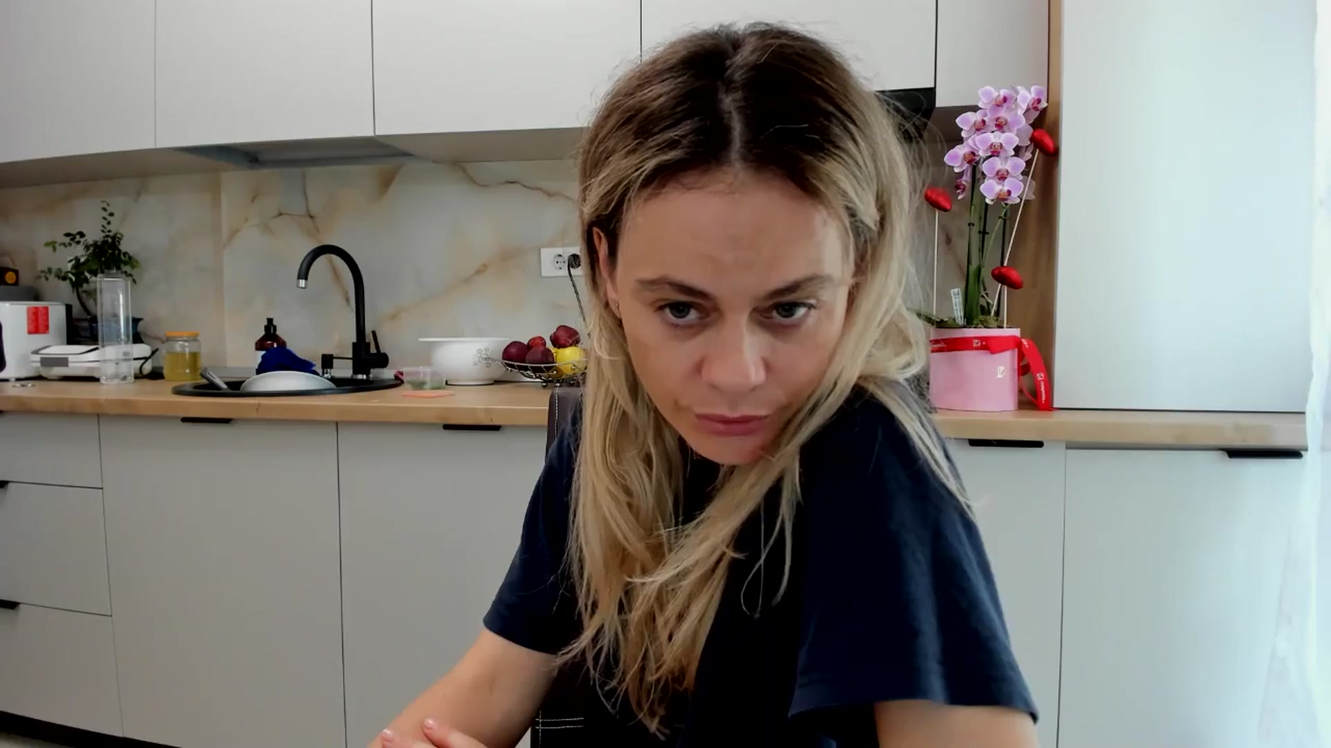 Gallery image thumbnail from DebbyPaige's myfreecams stream on, 07/01/2024, 15:52 image 15 of 20