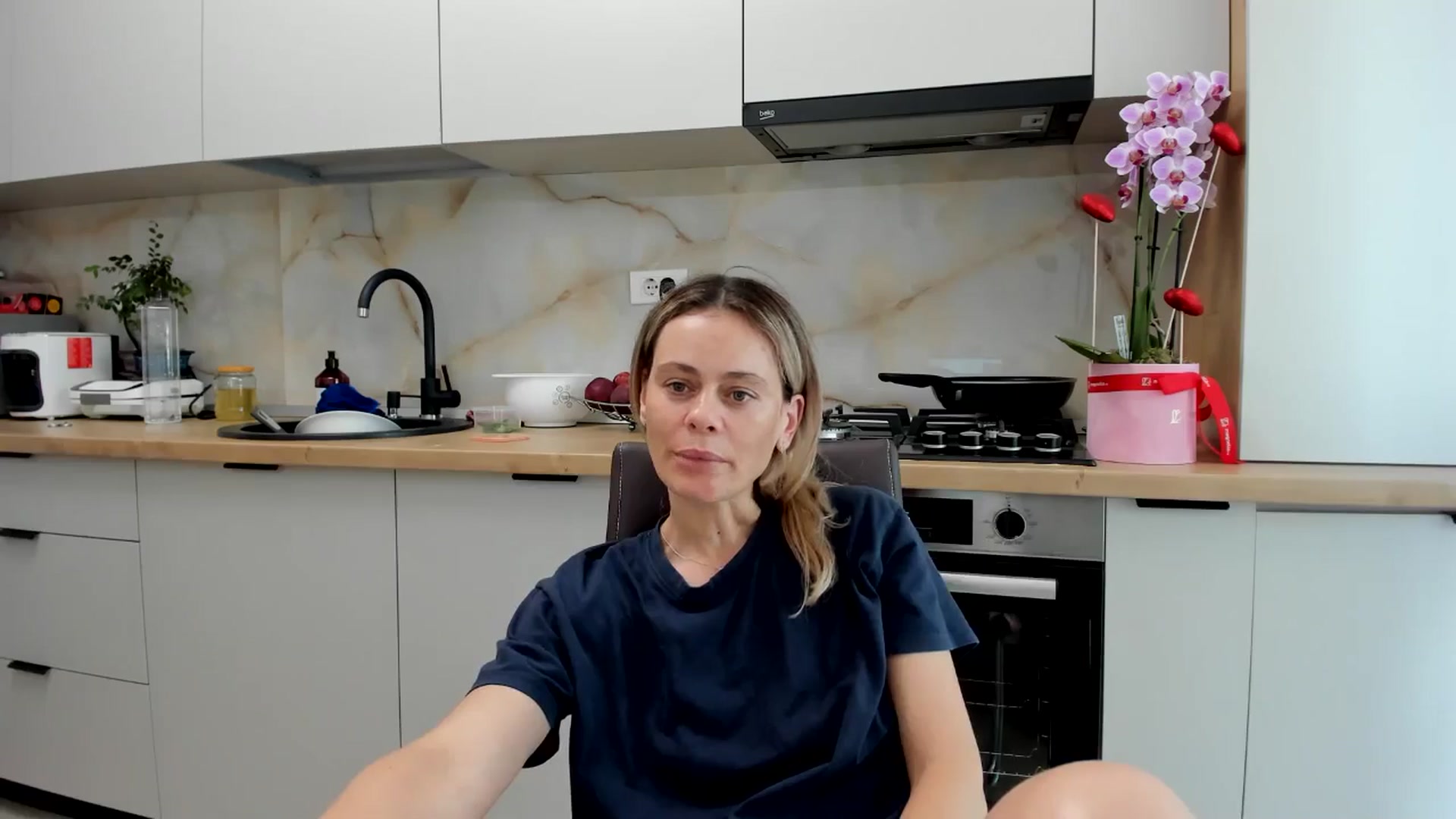 Gallery image thumbnail from DebbyPaige's myfreecams stream on, 07/01/2024, 18:16 image 2 of 20