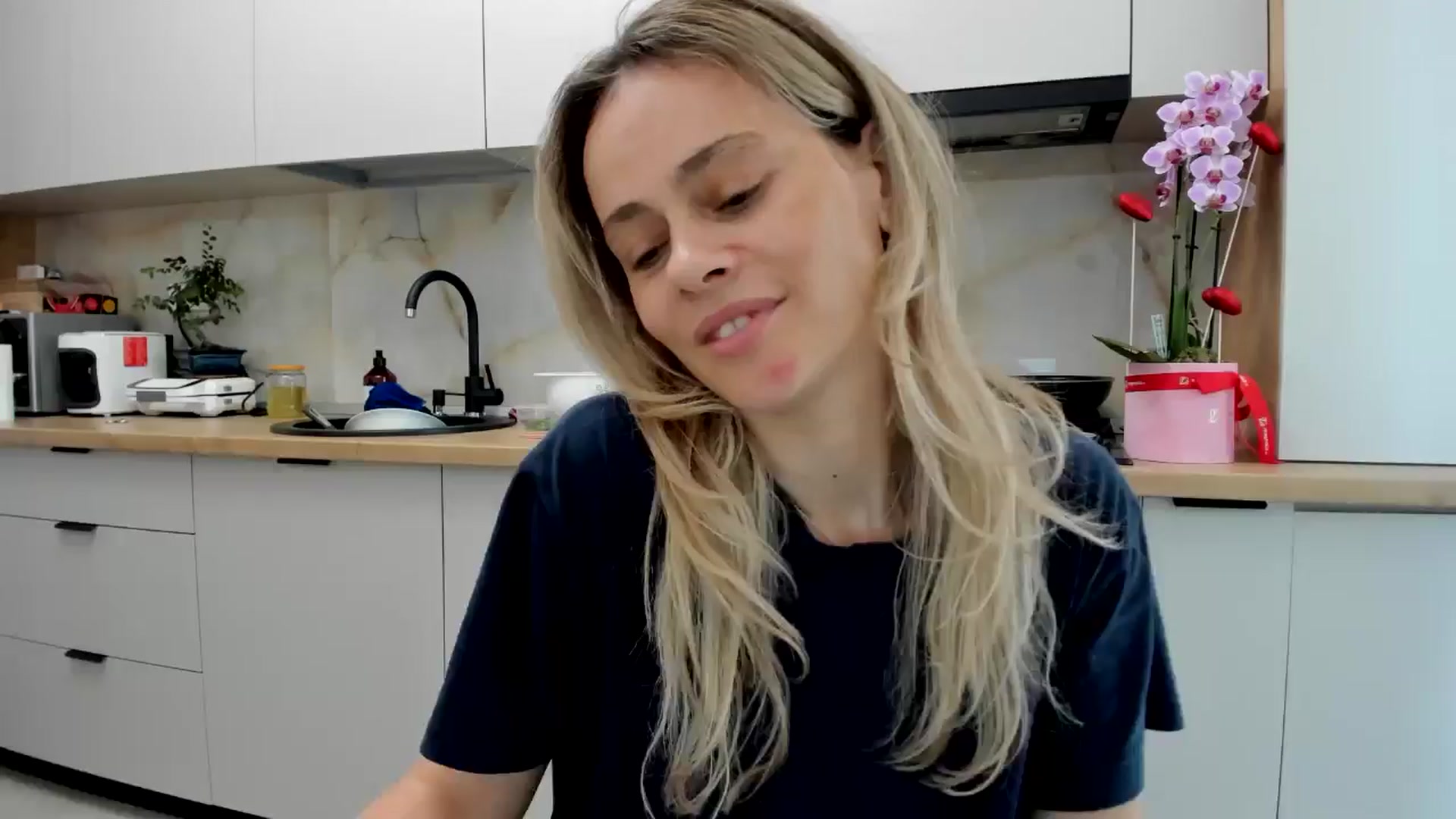 Gallery image thumbnail from DebbyPaige's myfreecams stream on, 07/01/2024, 18:16 image 9 of 20