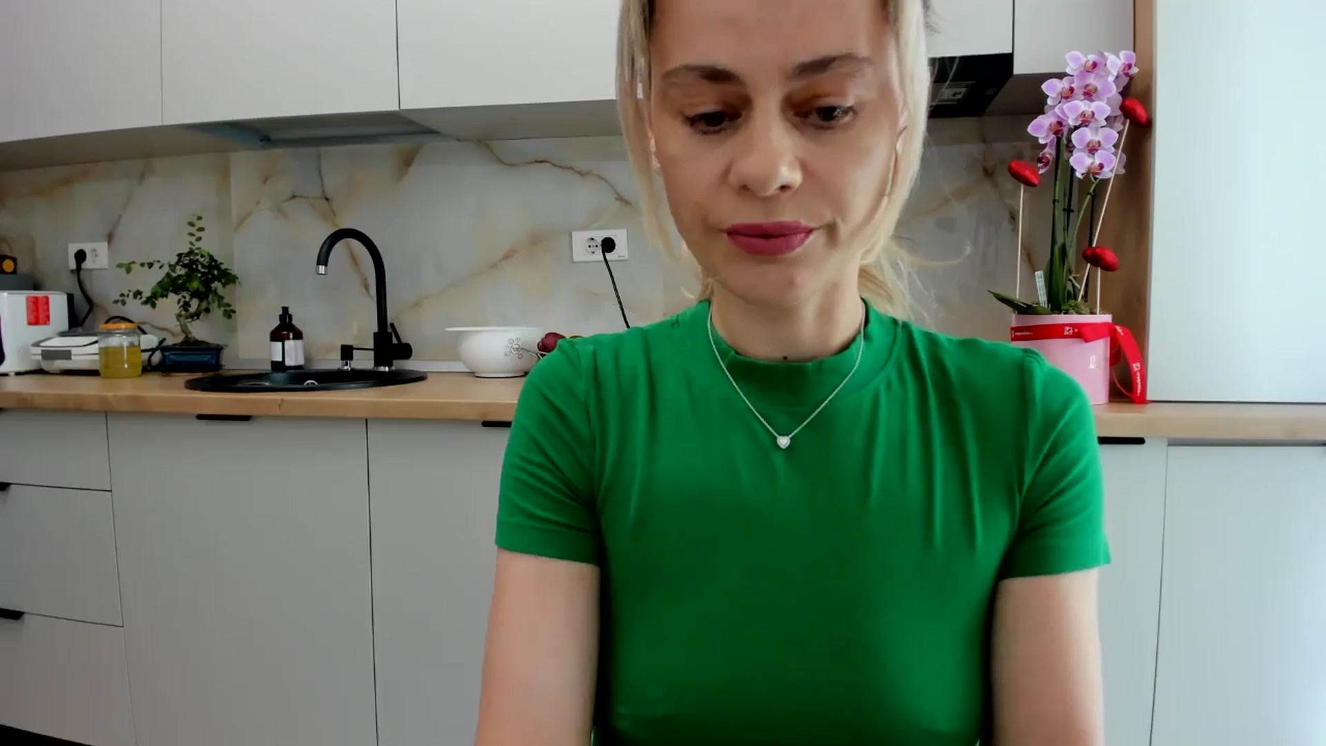 Gallery image thumbnail from DebbyPaige's myfreecams stream on, 07/02/2024, 11:31 image 9 of 20