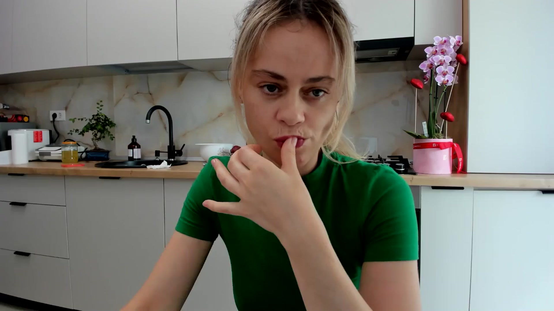 Gallery image thumbnail from DebbyPaige's myfreecams stream on, 07/02/2024, 13:31 image 8 of 20