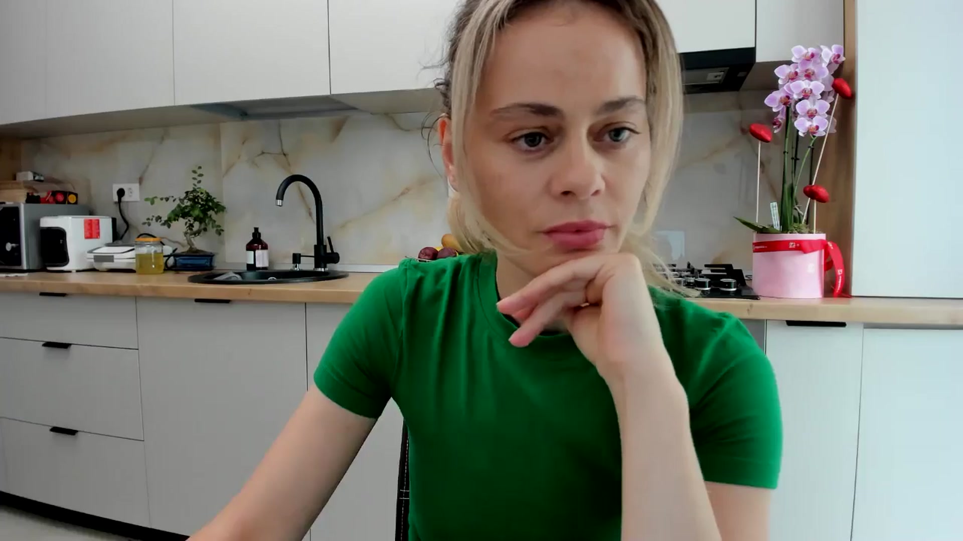 Gallery image thumbnail from DebbyPaige's myfreecams stream on, 07/02/2024, 14:10 image 2 of 20