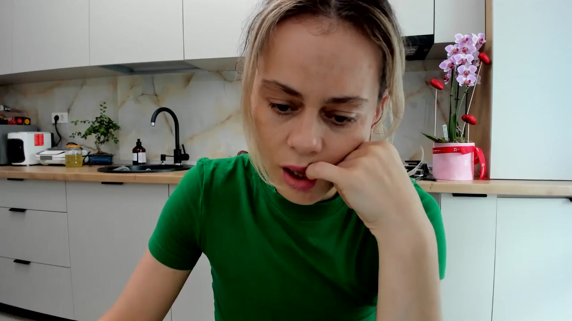 Gallery image thumbnail from DebbyPaige's myfreecams stream on, 07/02/2024, 14:10 image 8 of 20