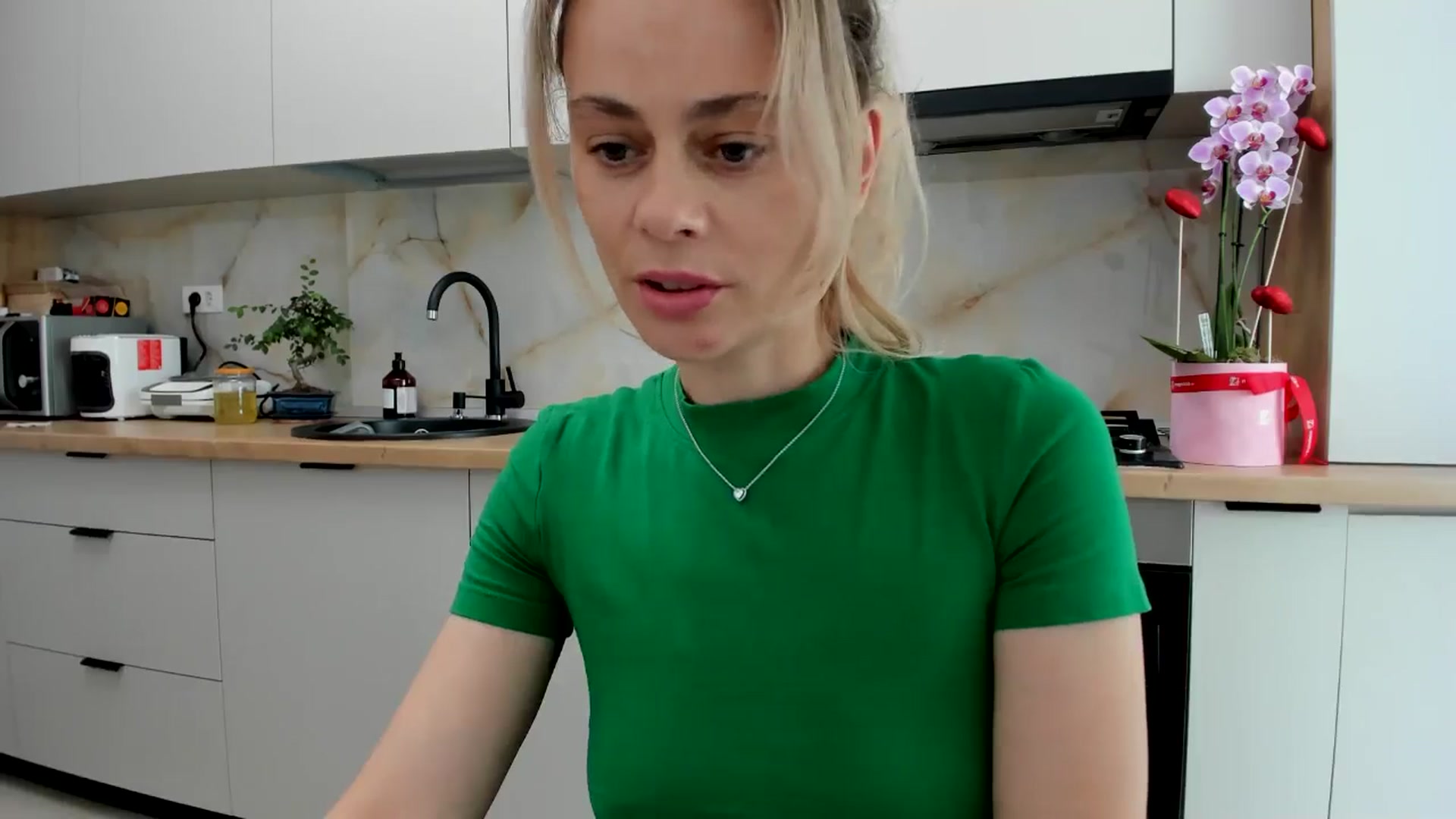 Gallery image thumbnail from DebbyPaige's myfreecams stream on, 07/02/2024, 14:10 image 19 of 20