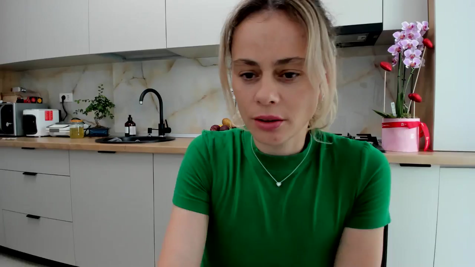 Gallery image thumbnail from DebbyPaige's myfreecams stream on, 07/02/2024, 14:10 image 17 of 20