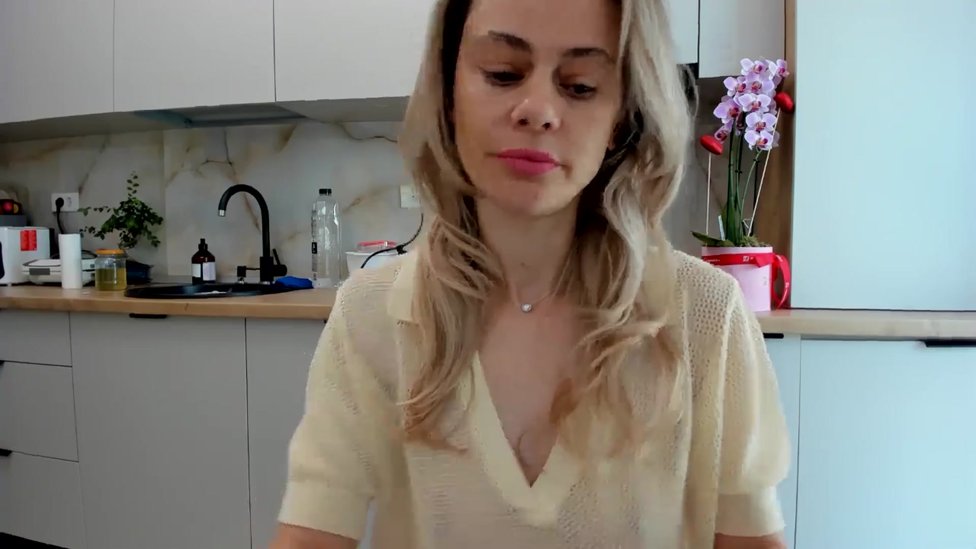 Gallery image thumbnail from DebbyPaige's myfreecams stream on, 07/05/2024, 08:56 image 19 of 20
