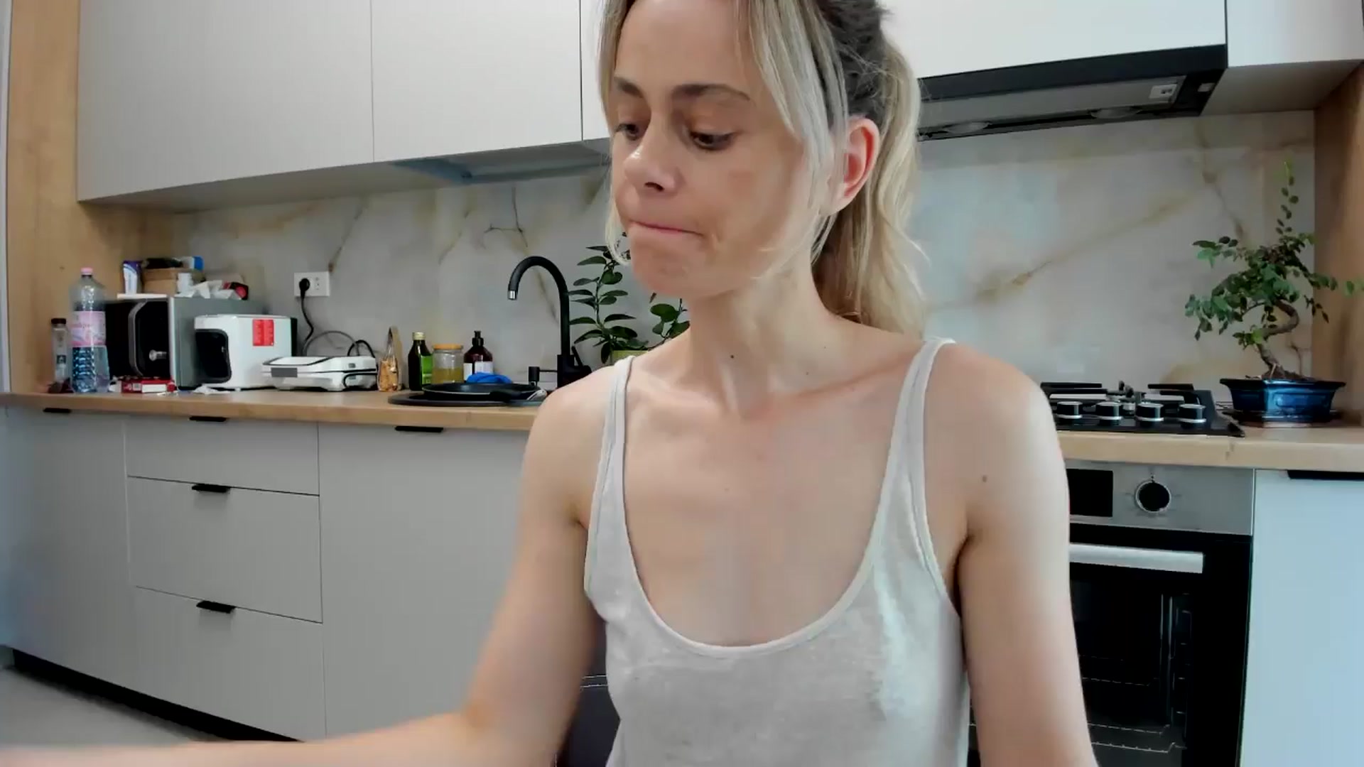 Gallery image thumbnail from DebbyPaige's myfreecams stream on, 07/10/2024, 11:46 image 17 of 20