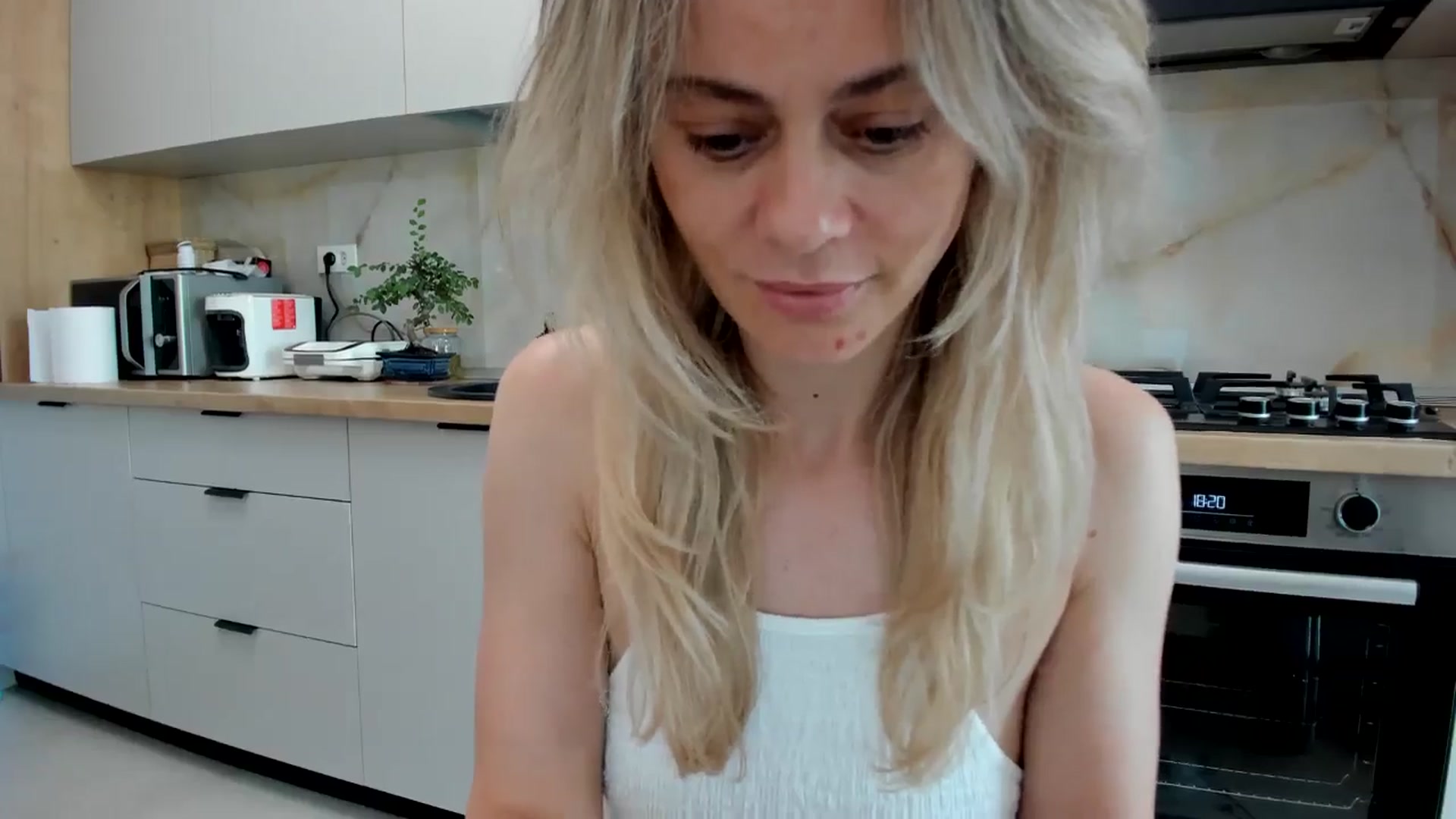 Gallery image thumbnail from DebbyPaige's myfreecams stream on, 07/11/2024, 16:02 image 15 of 20