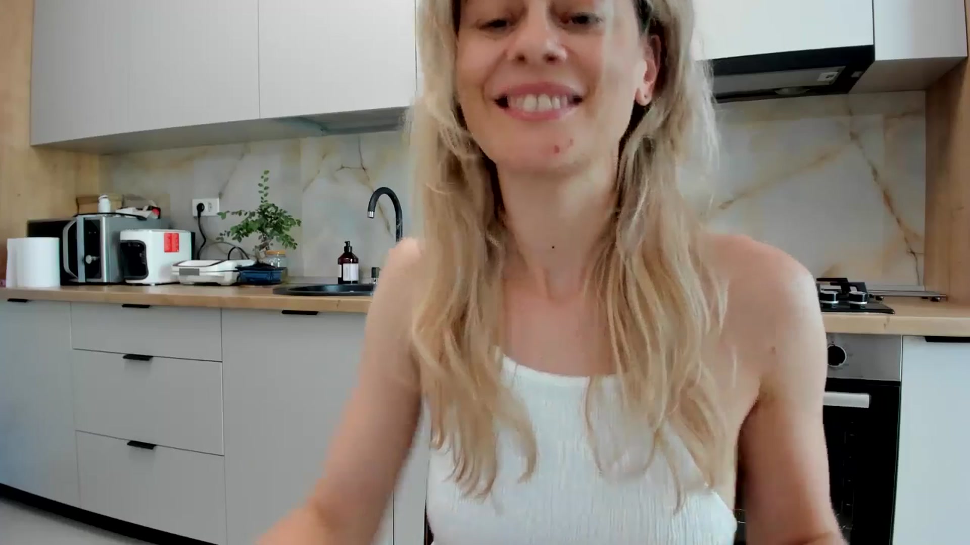 Gallery image thumbnail from DebbyPaige's myfreecams stream on, 07/11/2024, 16:02 image 8 of 20