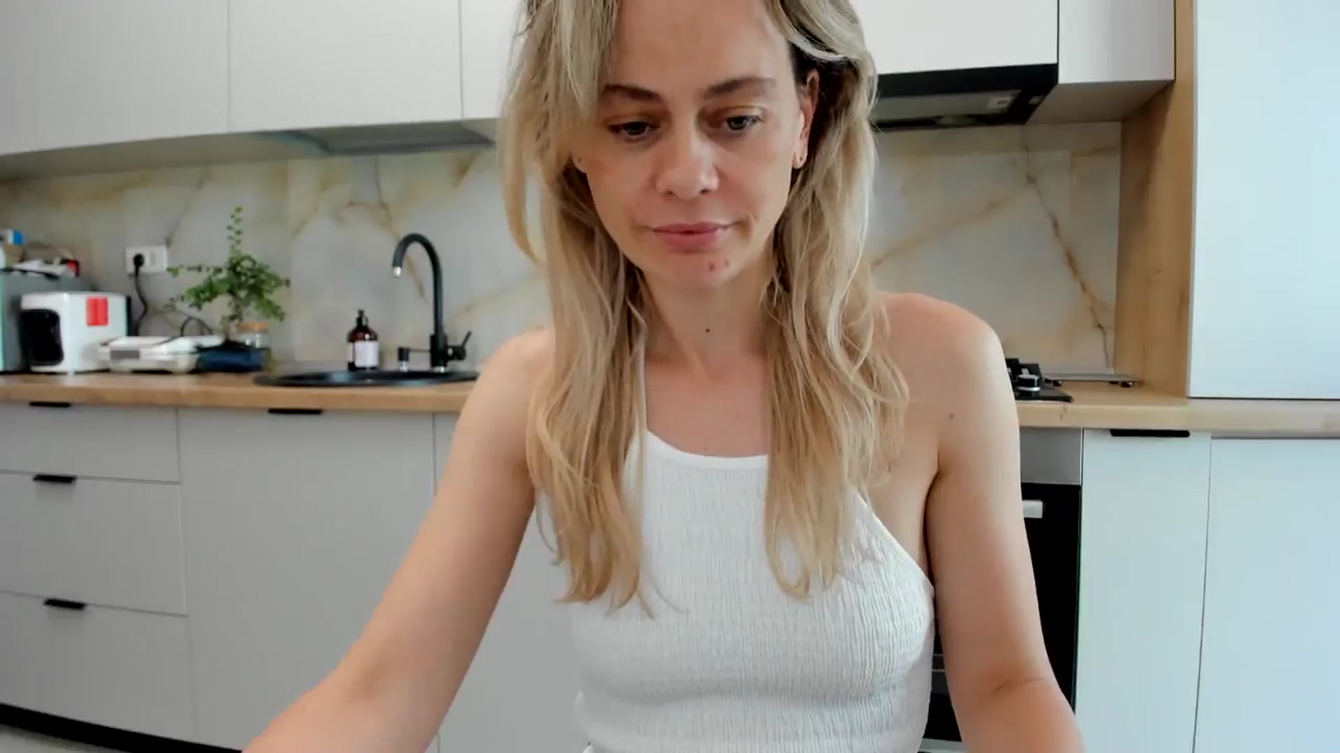 Gallery image thumbnail from DebbyPaige's myfreecams stream on, 07/11/2024, 16:02 image 5 of 20