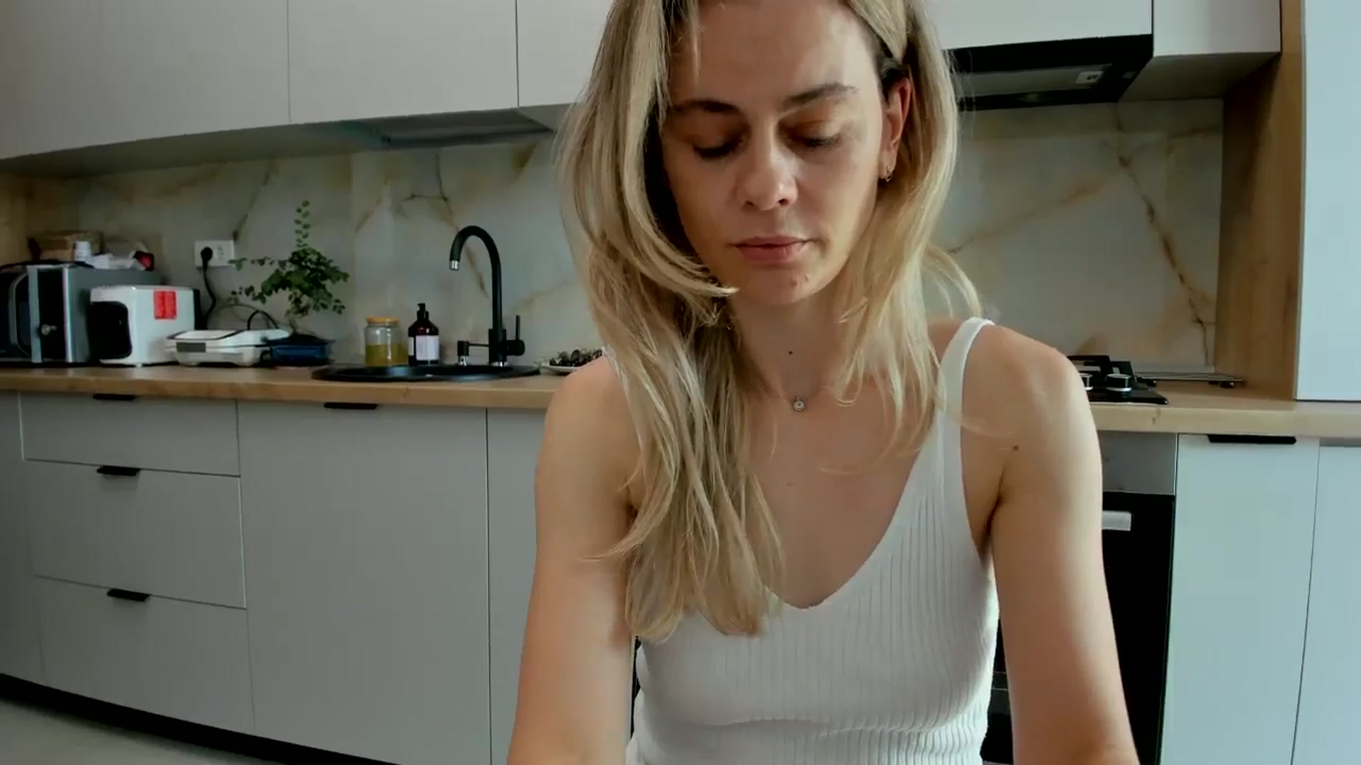 Gallery image thumbnail from DebbyPaige's myfreecams stream on, 07/12/2024, 08:30 image 15 of 20