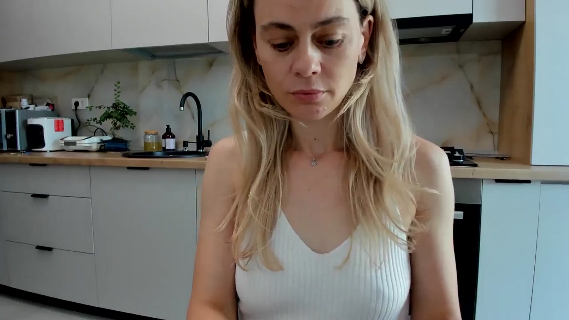 Gallery image thumbnail from DebbyPaige's myfreecams stream on, 07/12/2024, 09:42 image 10 of 20