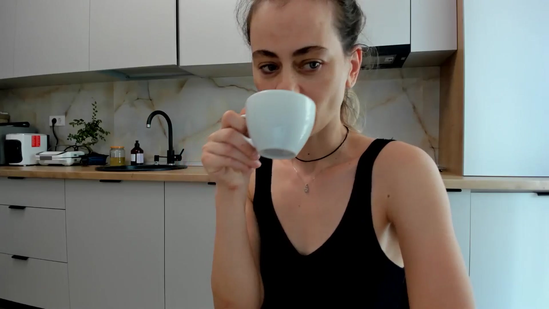 Gallery image thumbnail from DebbyPaige's myfreecams stream on, 07/14/2024, 08:36 image 19 of 20