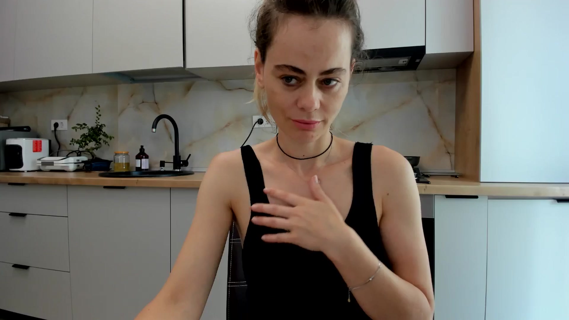 Gallery image thumbnail from DebbyPaige's myfreecams stream on, 07/14/2024, 08:36 image 13 of 20