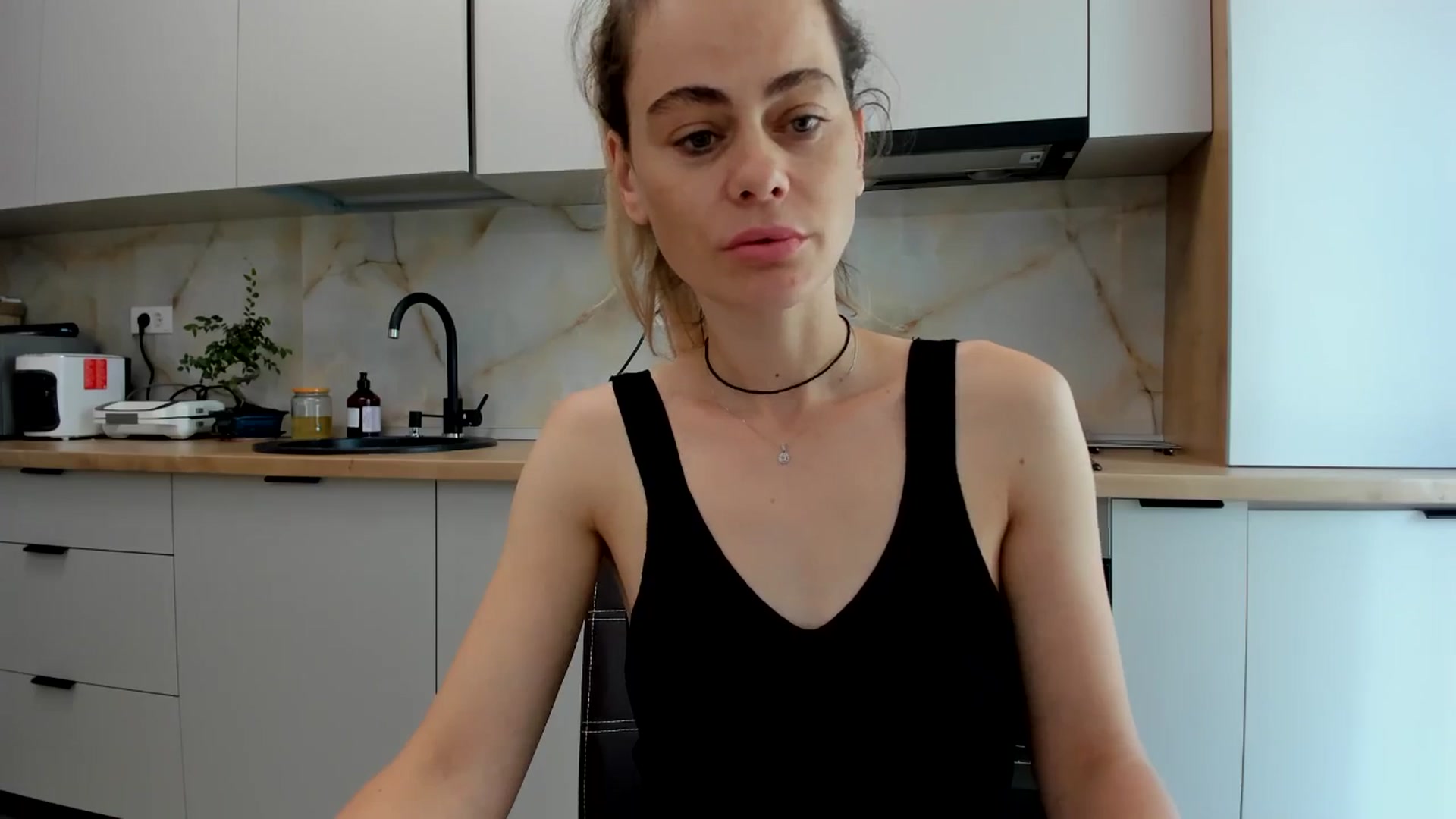 Gallery image thumbnail from DebbyPaige's myfreecams stream on, 07/14/2024, 08:36 image 6 of 20