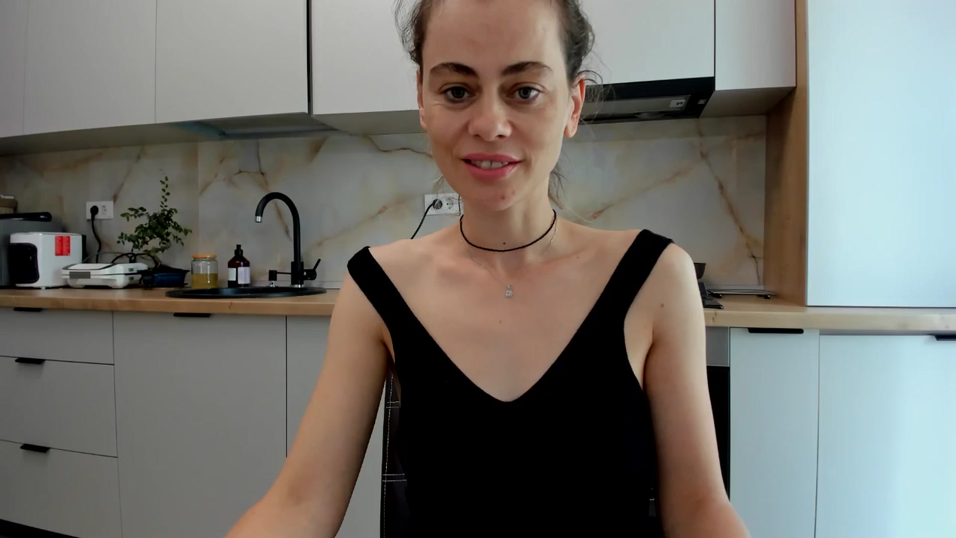 Gallery image thumbnail from DebbyPaige's myfreecams stream on, 07/14/2024, 08:36 image 7 of 20