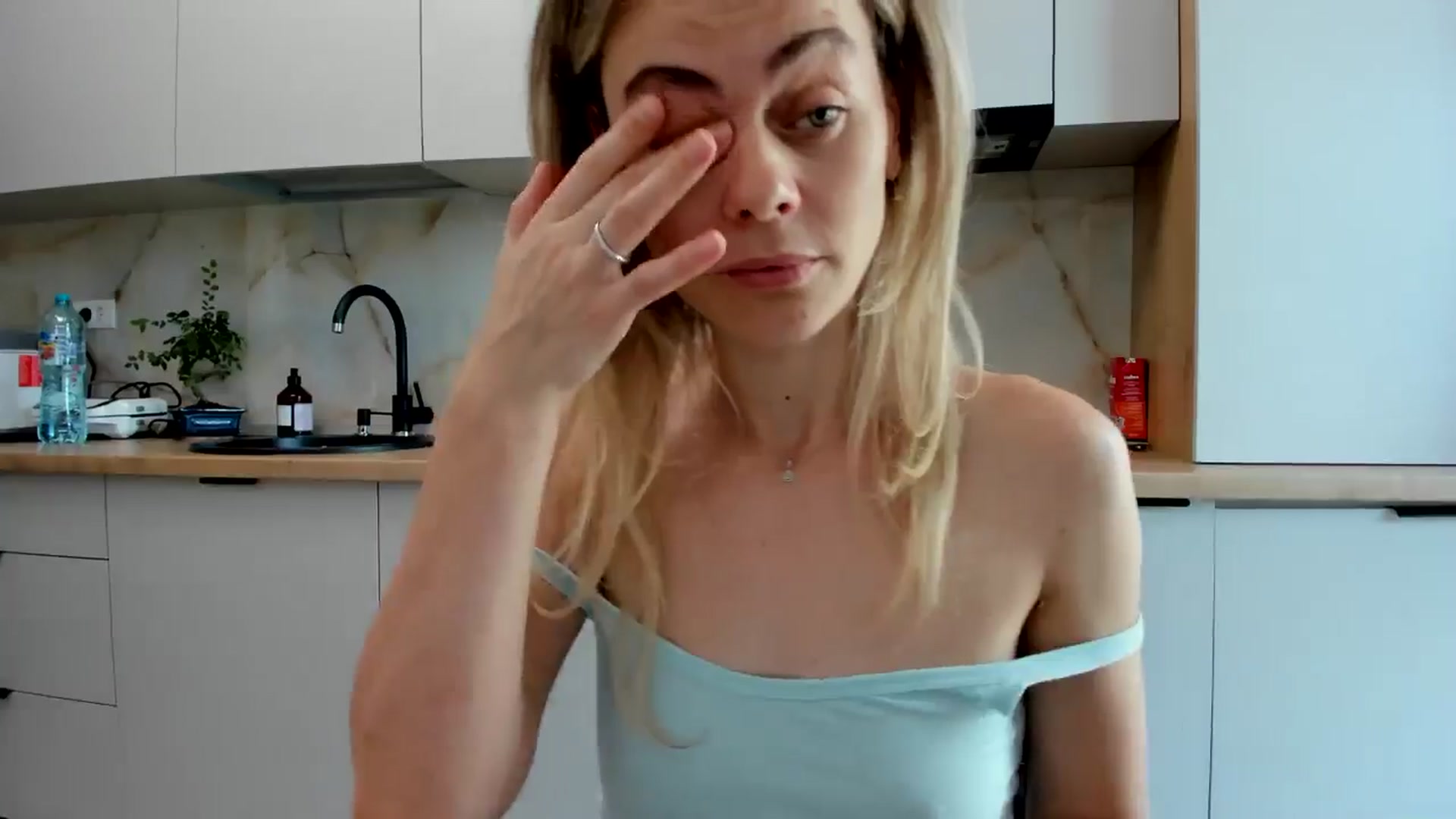 Gallery image thumbnail from DebbyPaige's myfreecams stream on, 07/15/2024, 09:56 image 11 of 20