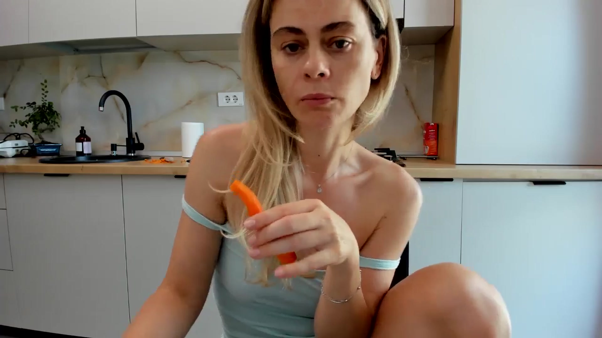 Gallery image thumbnail from DebbyPaige's myfreecams stream on, 07/15/2024, 09:56 image 6 of 20