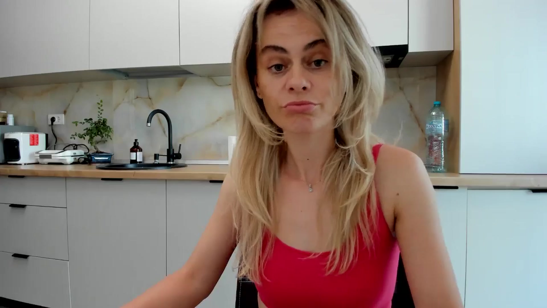 Gallery image thumbnail from DebbyPaige's myfreecams stream on, 07/15/2024, 15:53 image 2 of 20