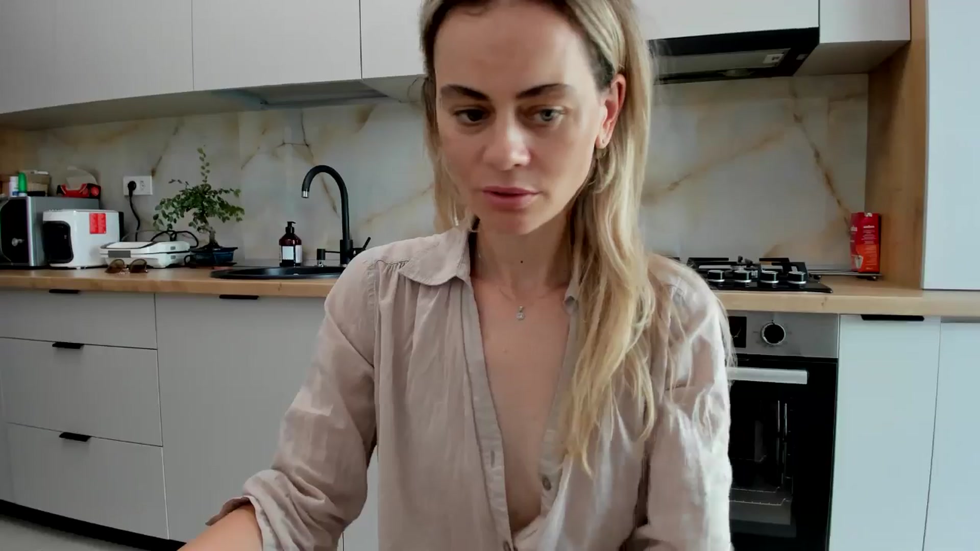 Gallery image thumbnail from DebbyPaige's myfreecams stream on, 07/16/2024, 11:19 image 18 of 20