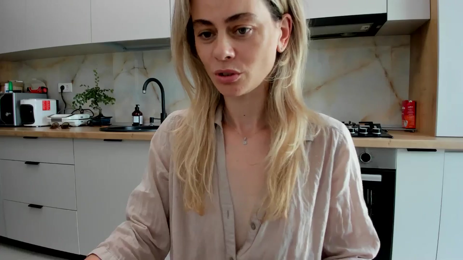 Gallery image thumbnail from DebbyPaige's myfreecams stream on, 07/16/2024, 11:19 image 17 of 20