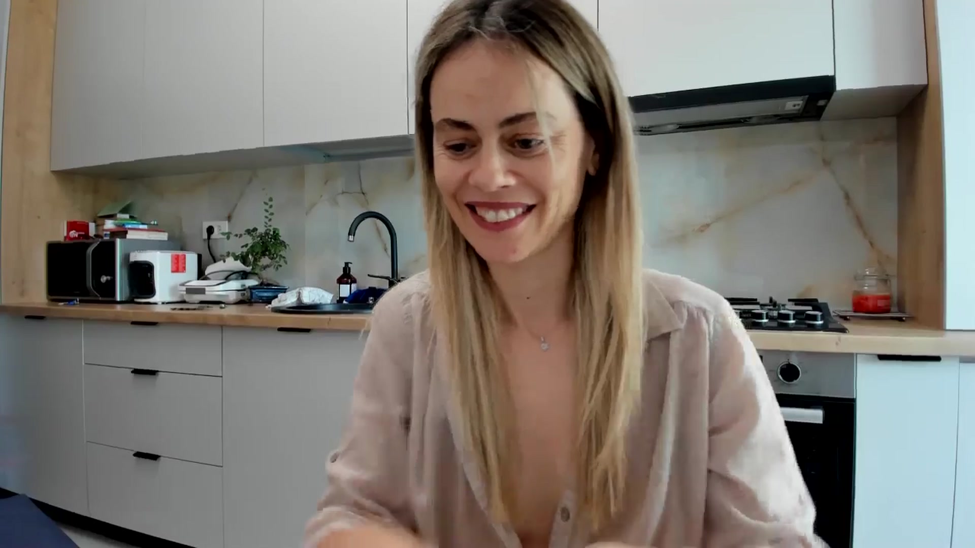 Gallery image thumbnail from DebbyPaige's myfreecams stream on, 07/18/2024, 08:32 image 20 of 20