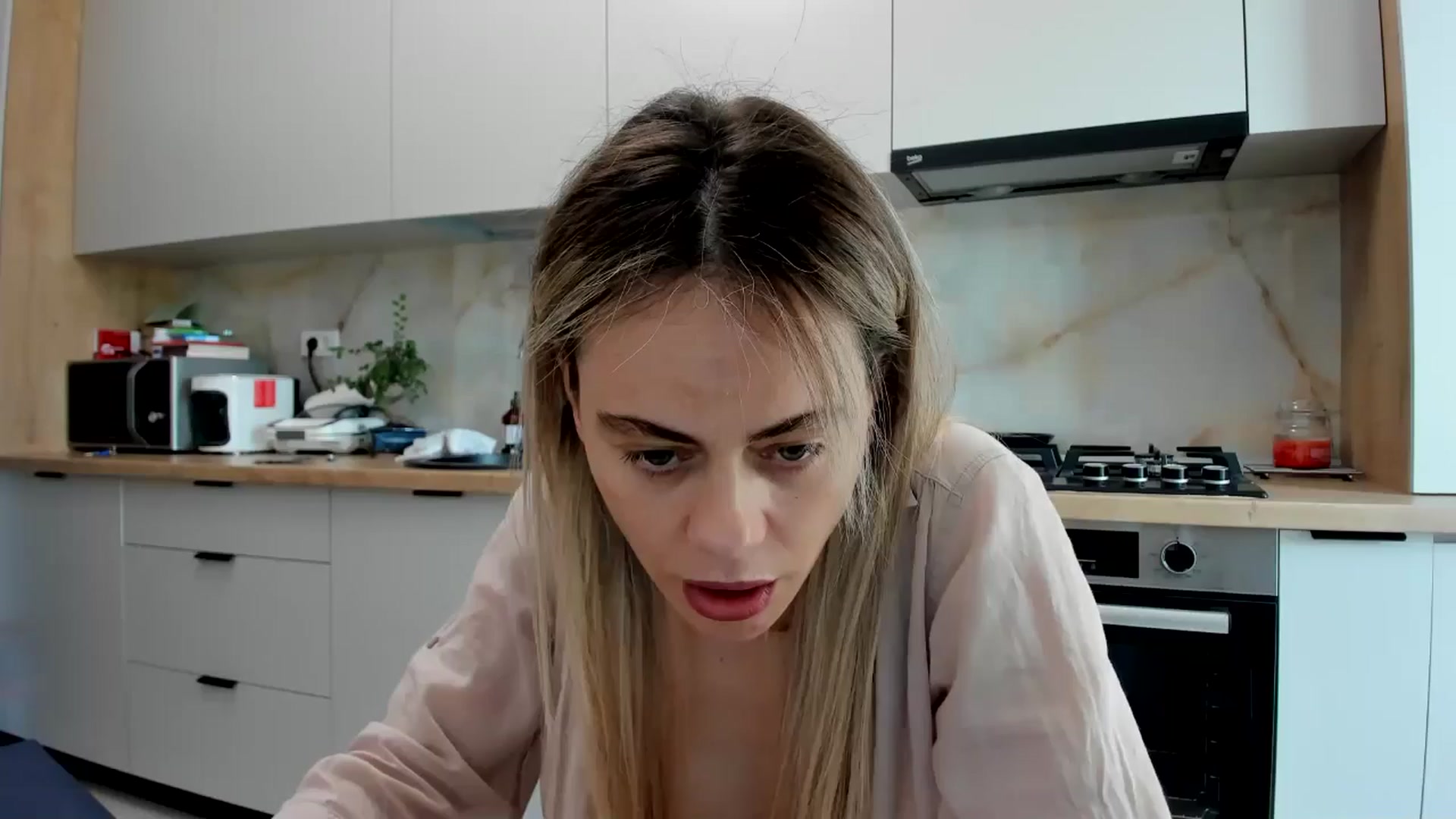 Gallery image thumbnail from DebbyPaige's myfreecams stream on, 07/18/2024, 08:32 image 8 of 20