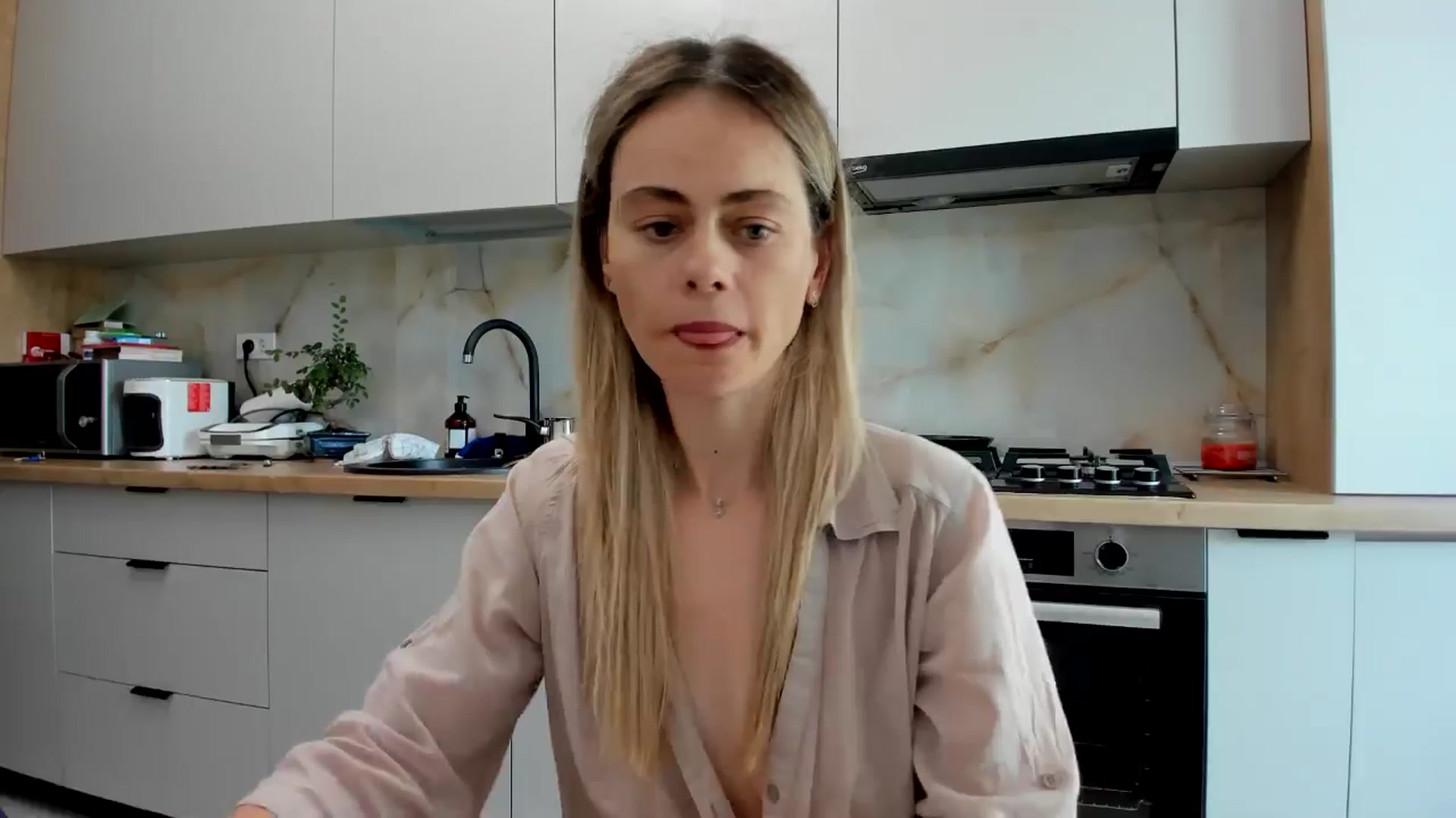 Gallery image thumbnail from DebbyPaige's myfreecams stream on, 07/18/2024, 09:56 image 2 of 20