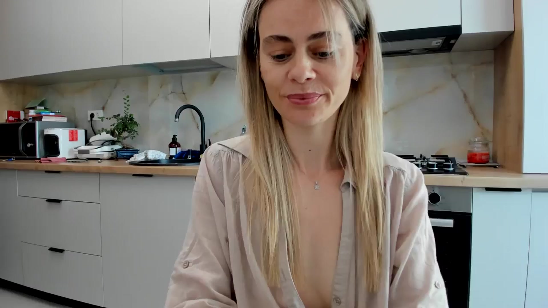 Gallery image thumbnail from DebbyPaige's myfreecams stream on, 07/18/2024, 09:56 image 20 of 20